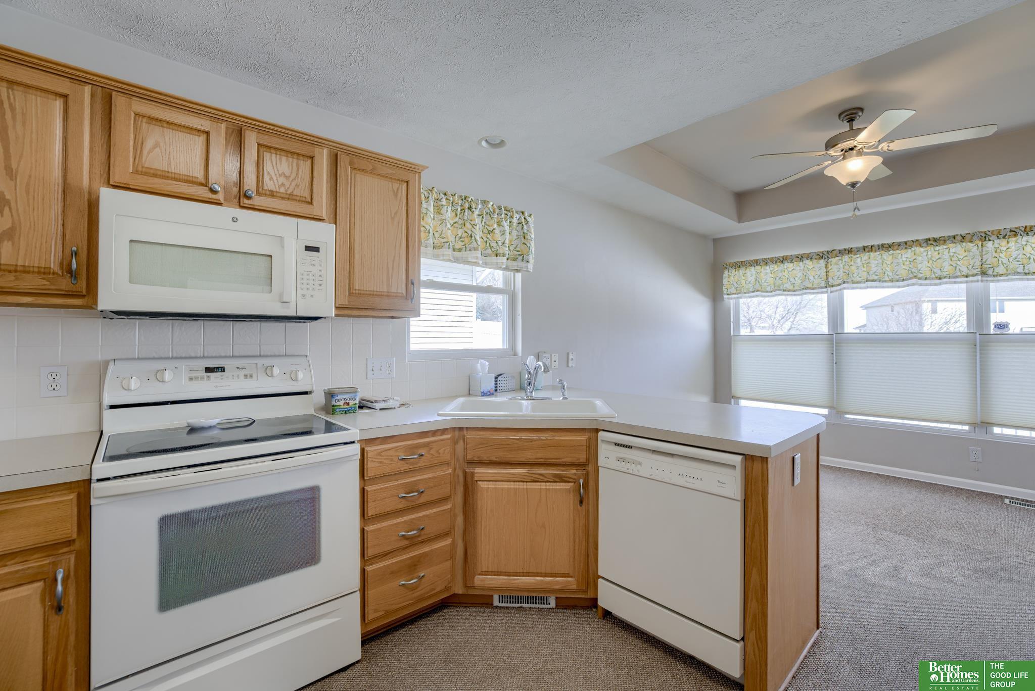 9204 Laurel Plaza
