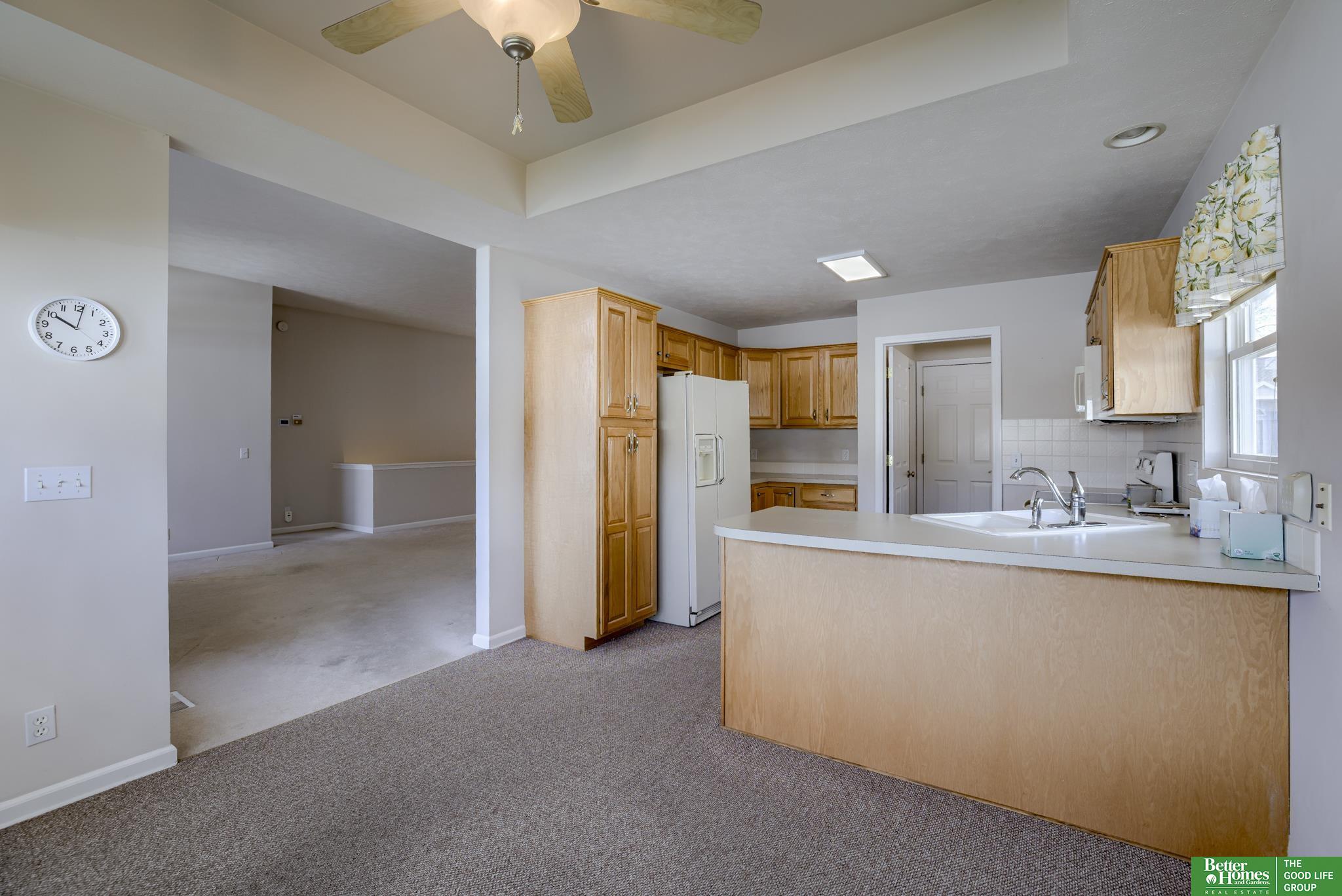9204 Laurel Plaza