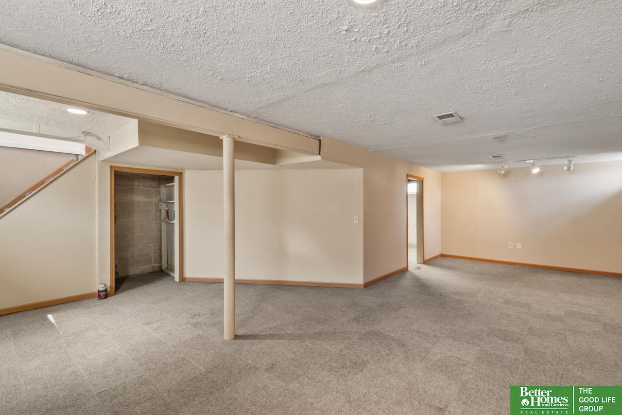 417 Hillcrest Drive