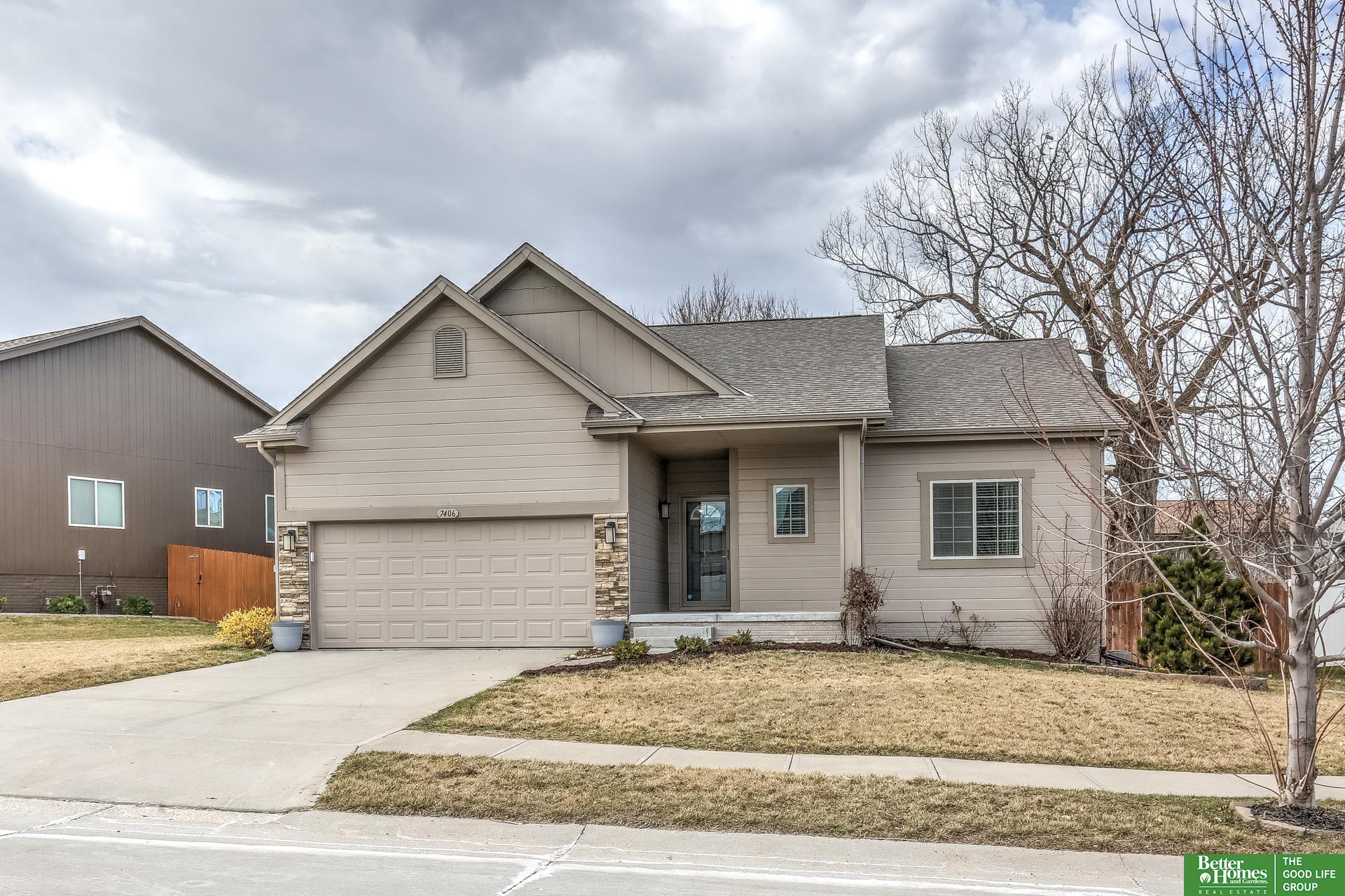 7406 N 140th Avenue