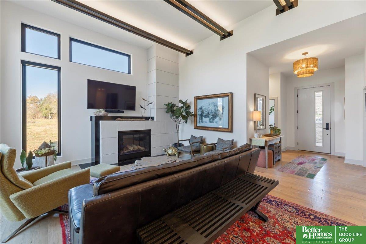 4505 Hawthorne Drive