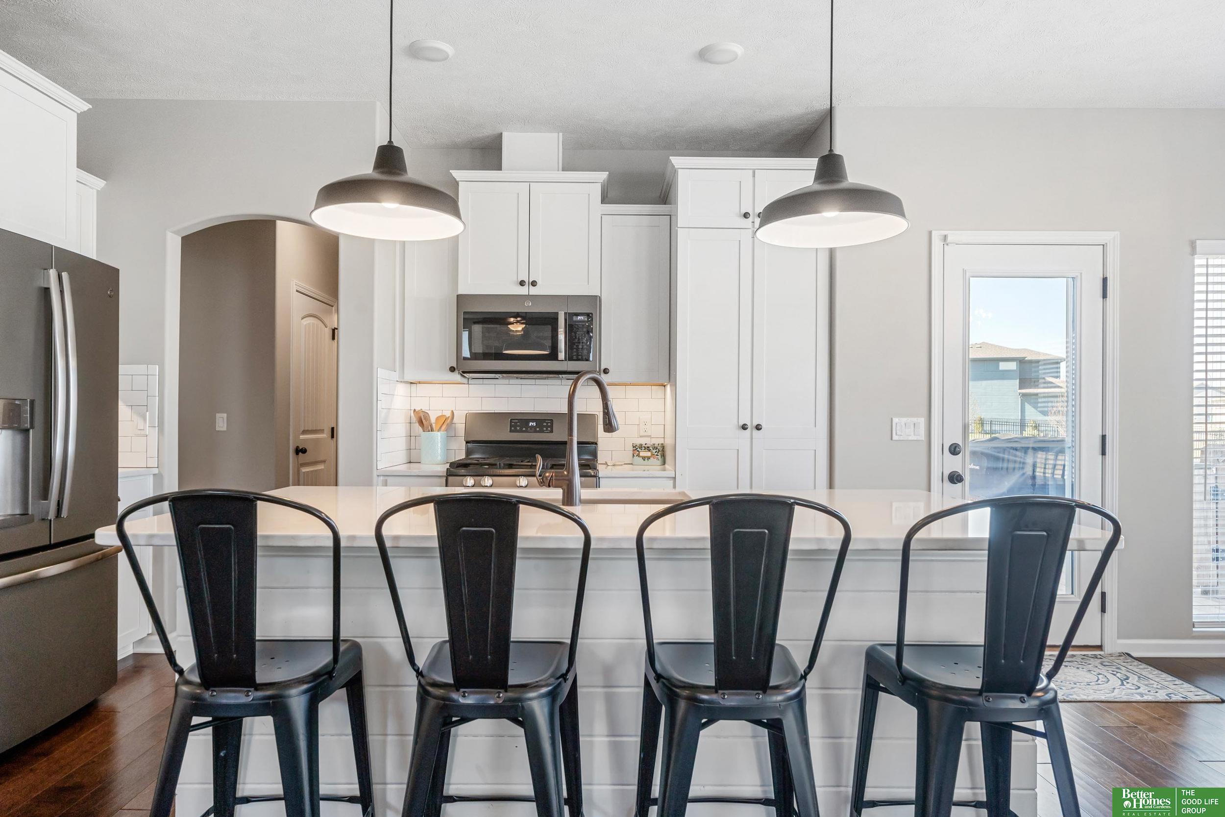 11006 Cove Hollow Drive