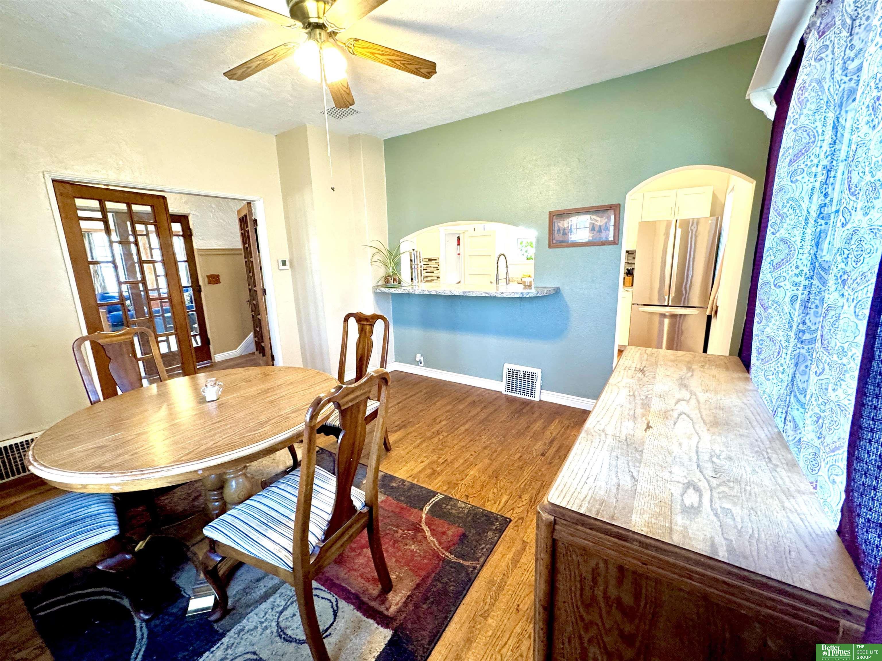 942 E 5th Street