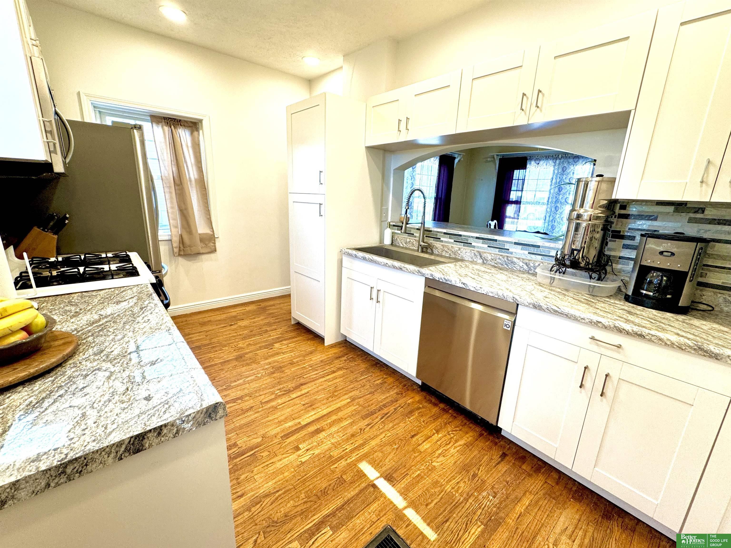 942 E 5th Street