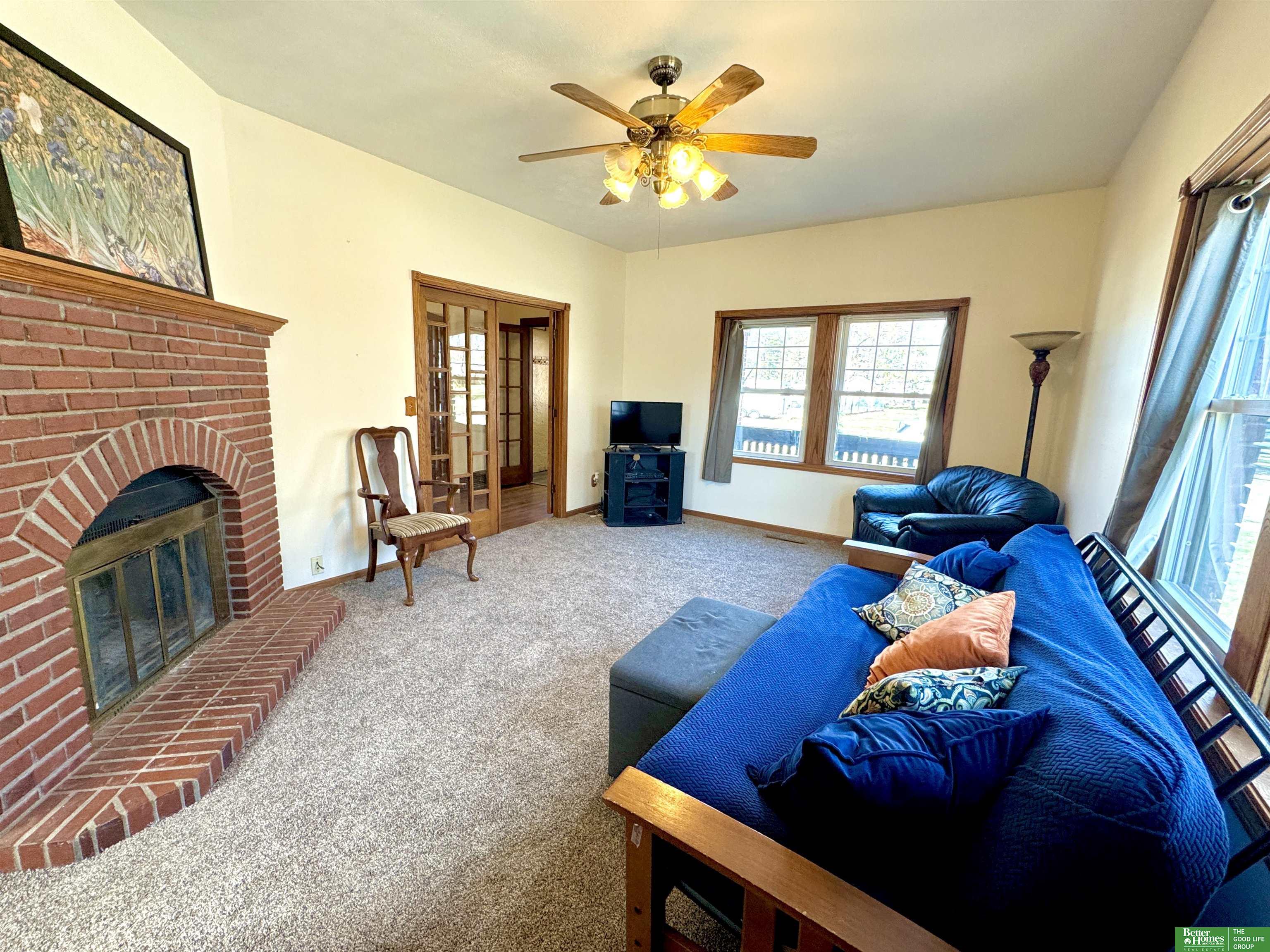 942 E 5th Street