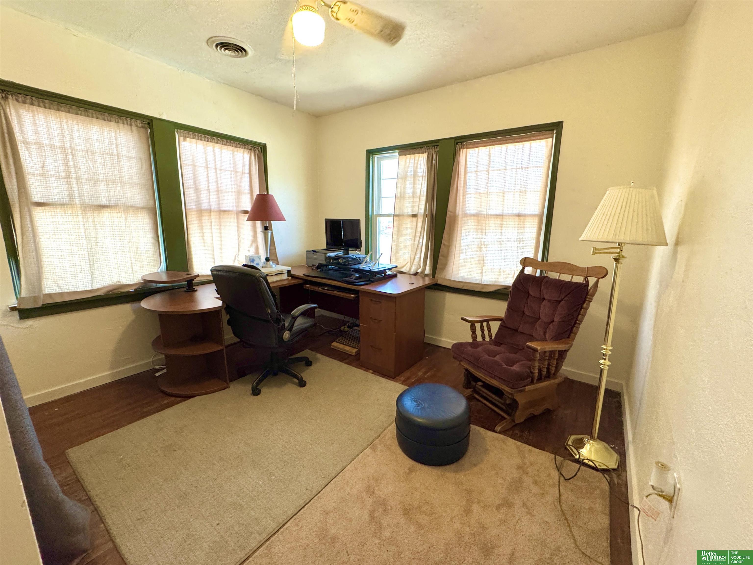 942 E 5th Street