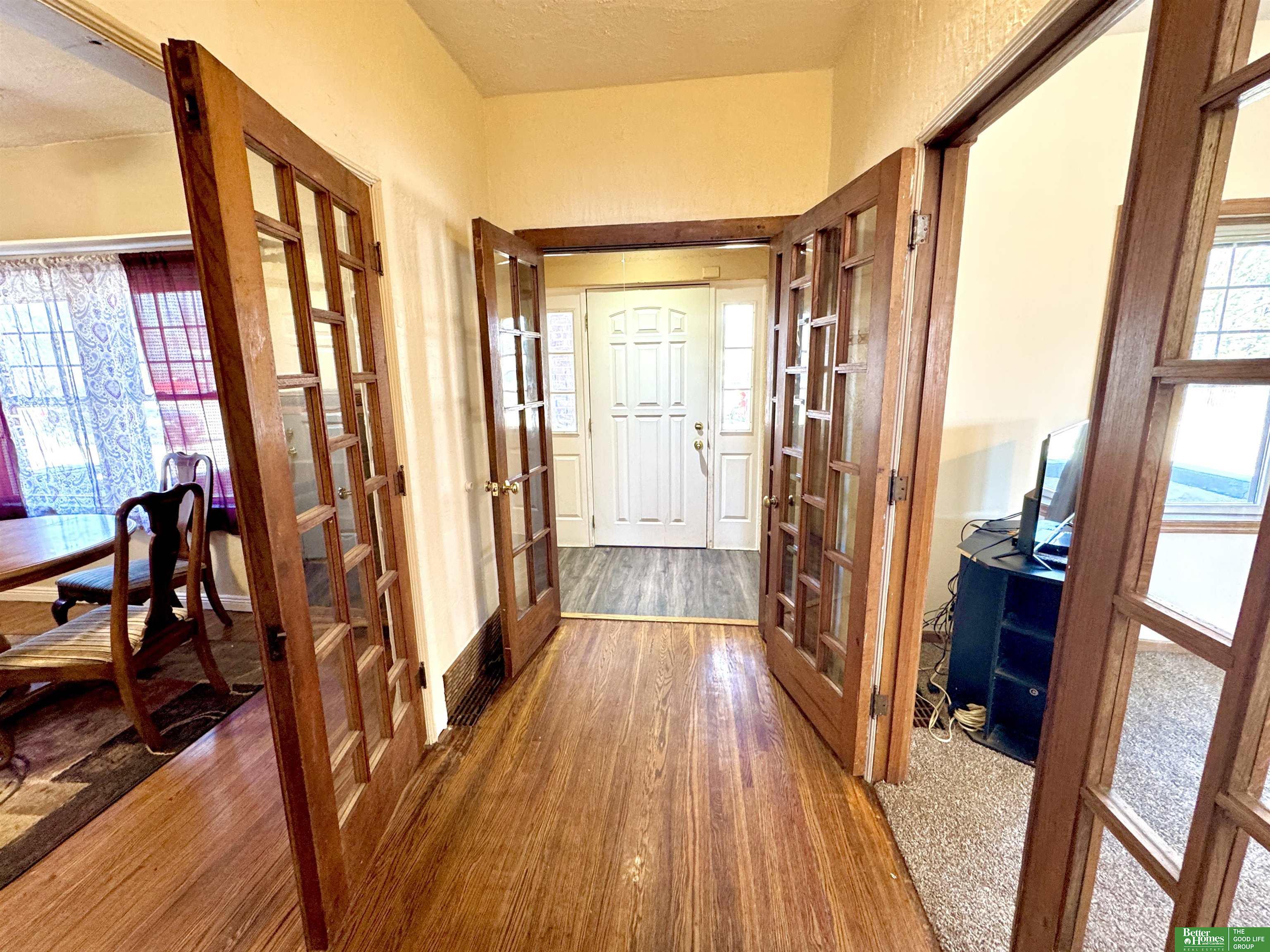 942 E 5th Street