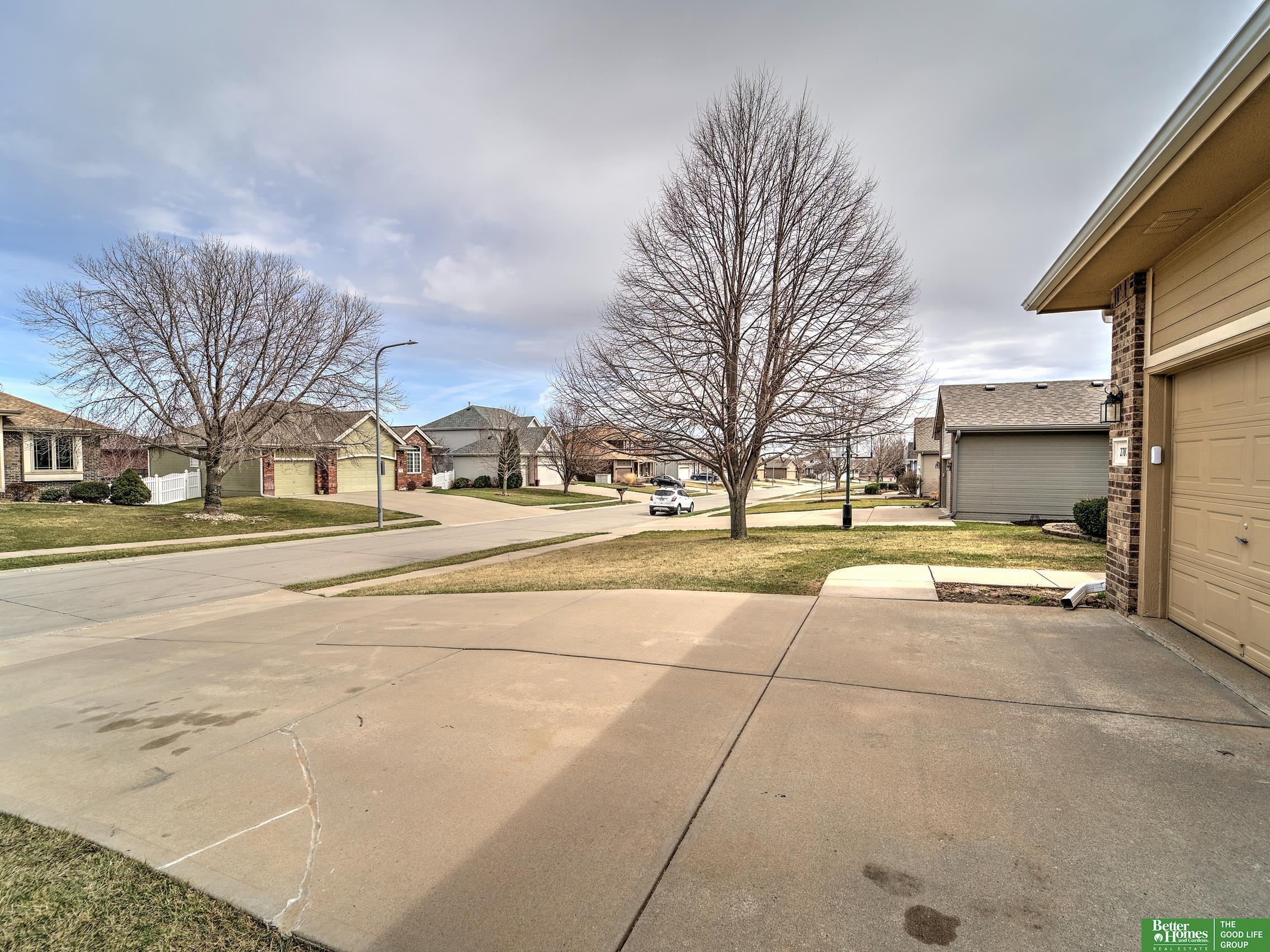 2707 John Street