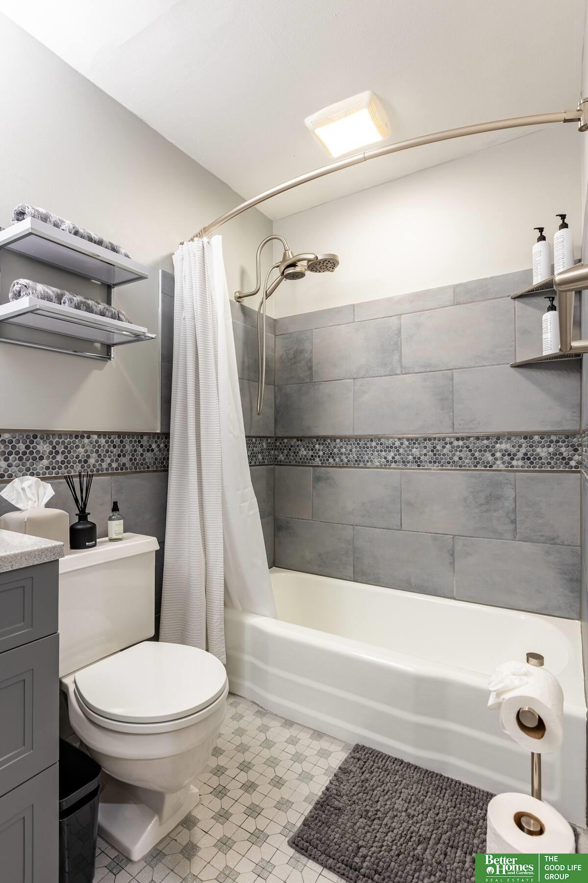 3000 Farnam Street Unit: S2R