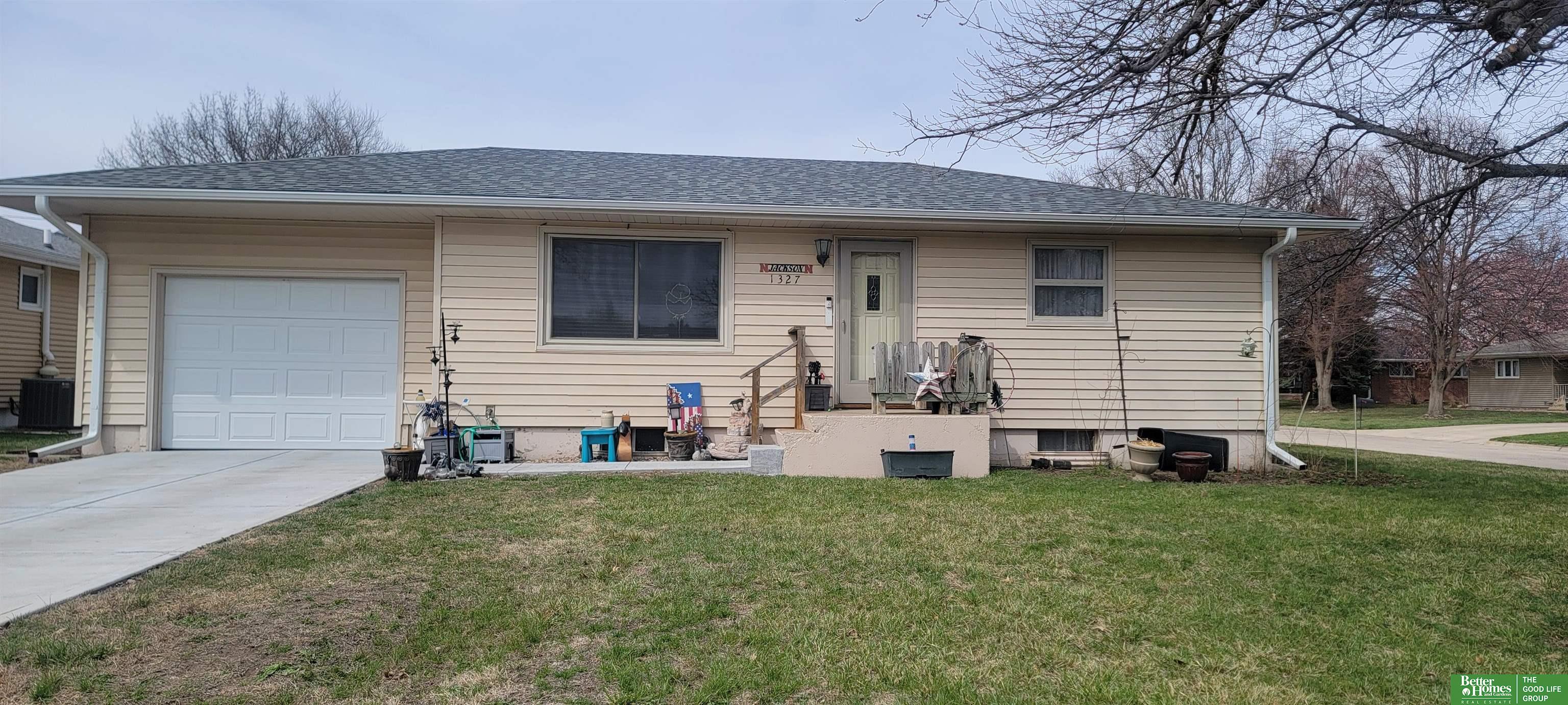 1327 E 14th Street