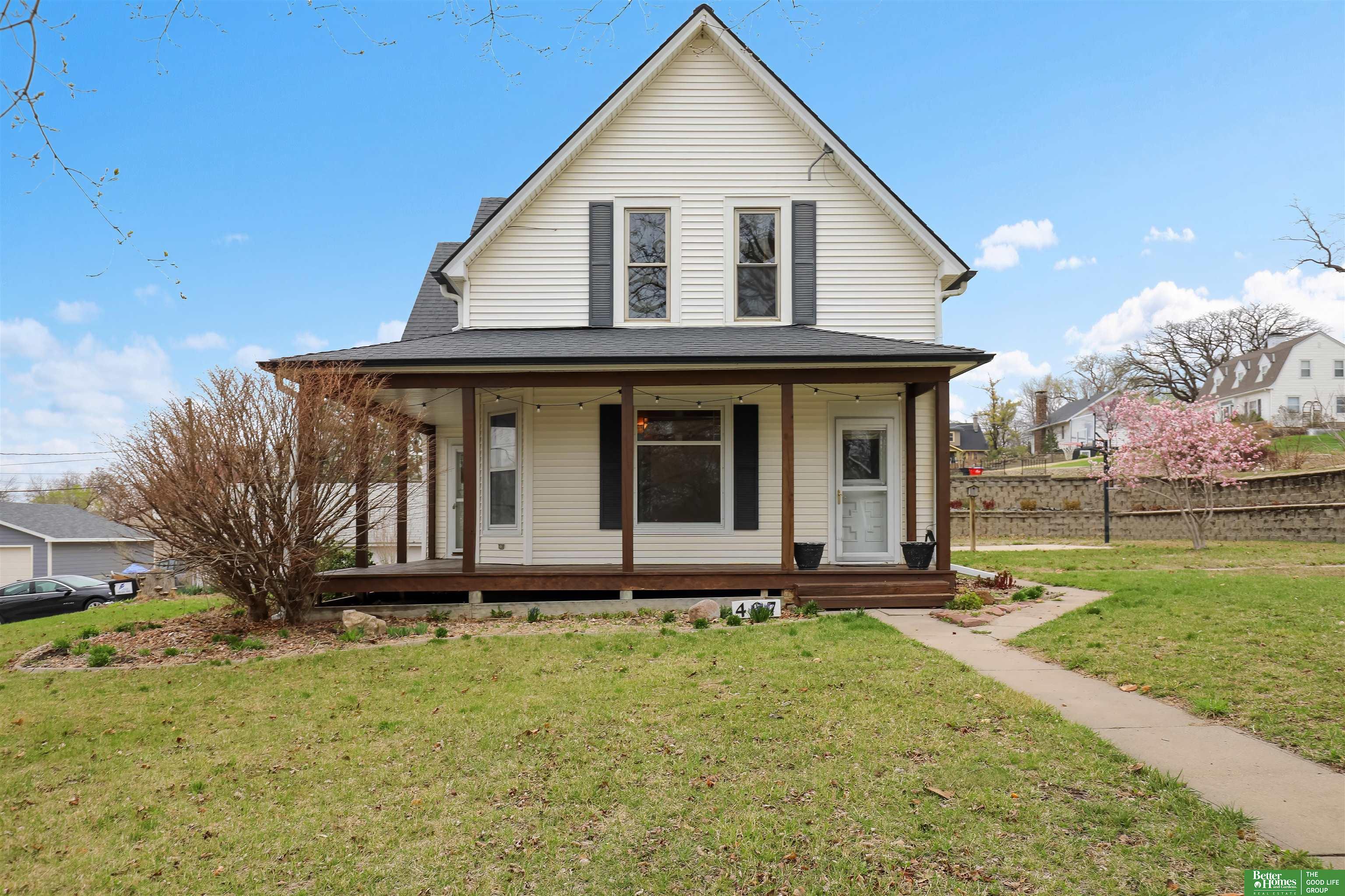 407 E 3rd Street