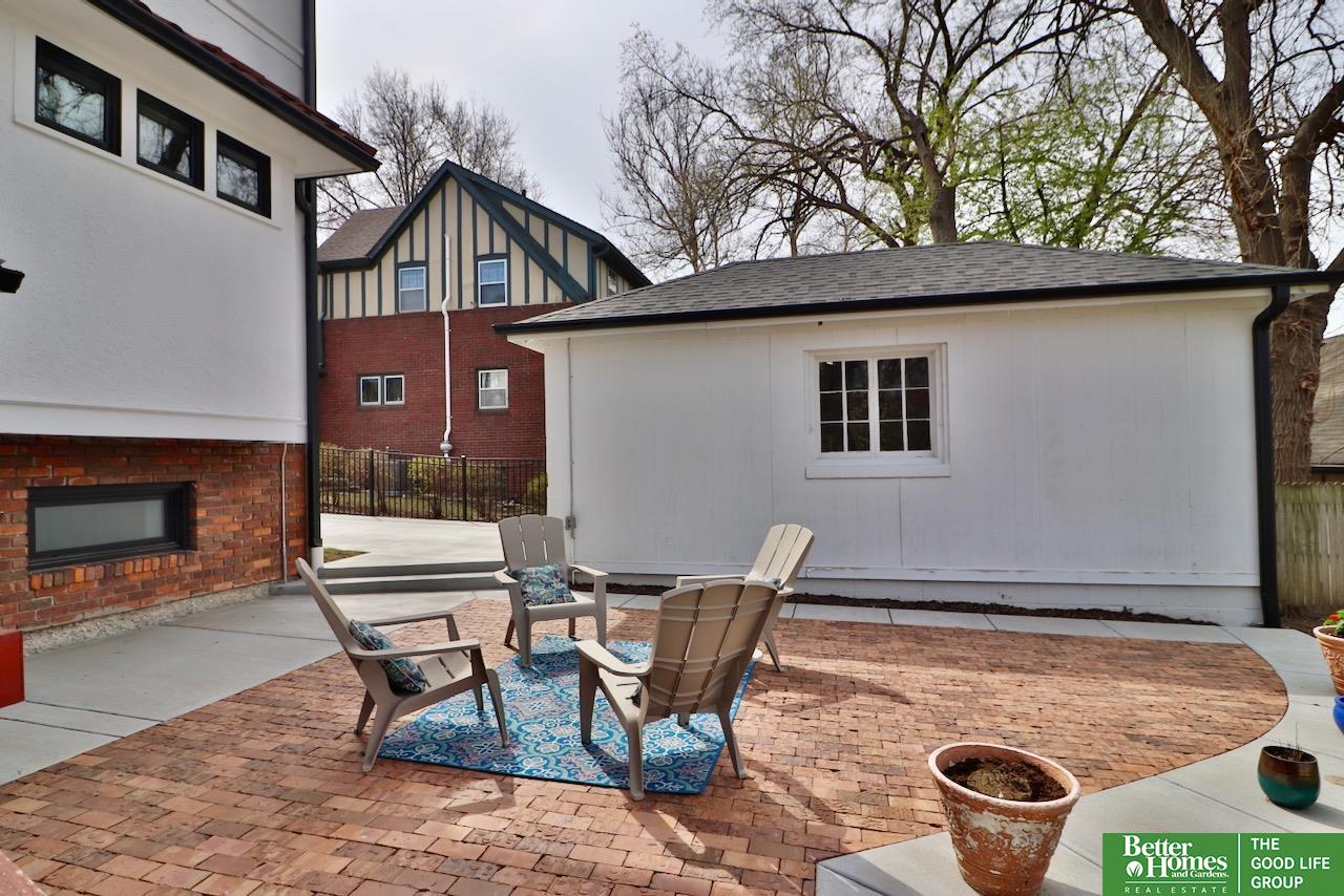 118 S 49th Avenue