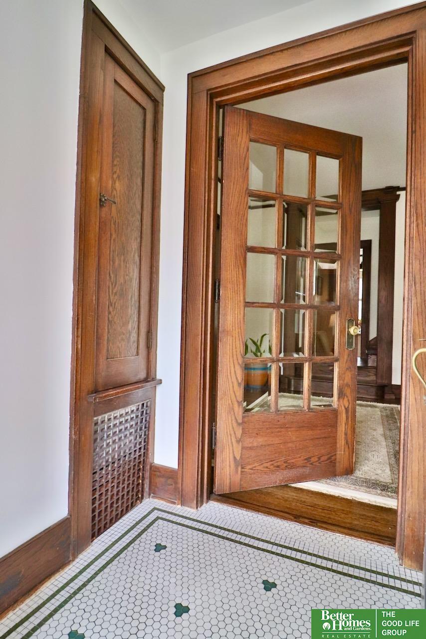 118 S 49th Avenue
