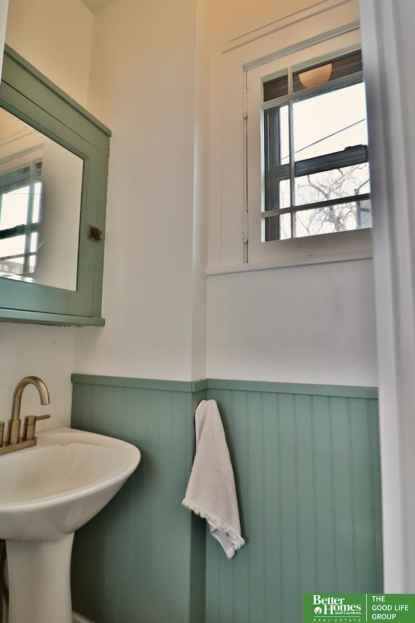 118 S 49th Avenue