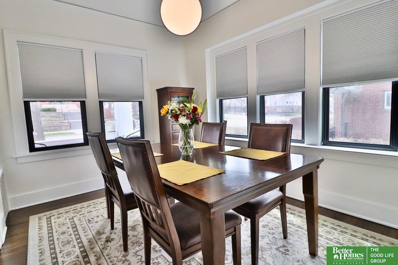 118 S 49th Avenue