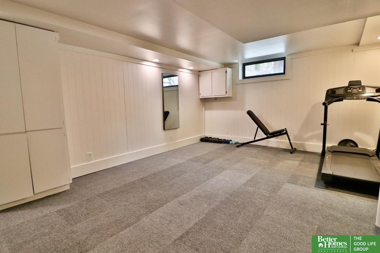 118 S 49th Avenue