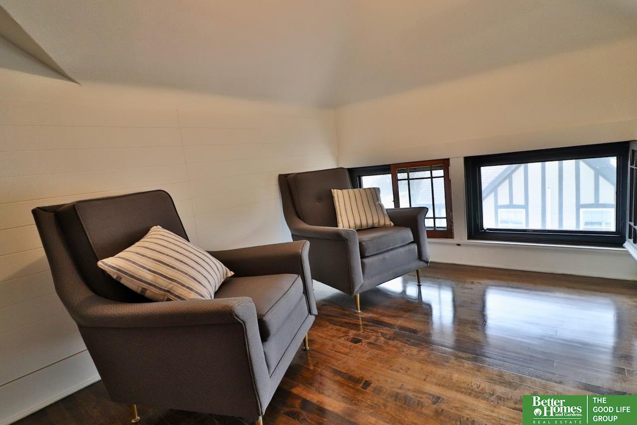 118 S 49th Avenue