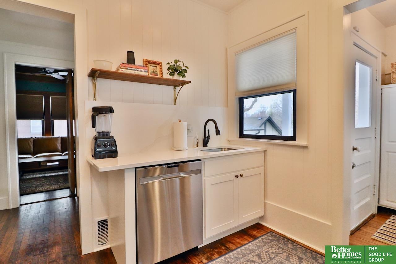 118 S 49th Avenue