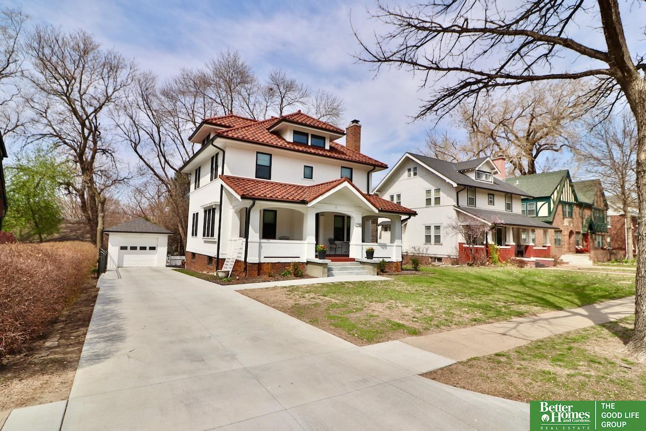 118 S 49th Avenue