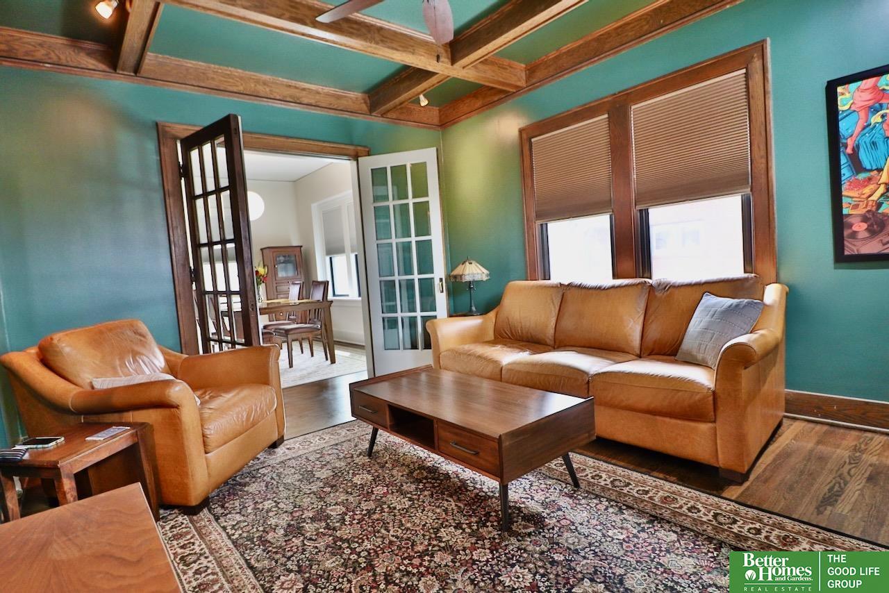 118 S 49th Avenue