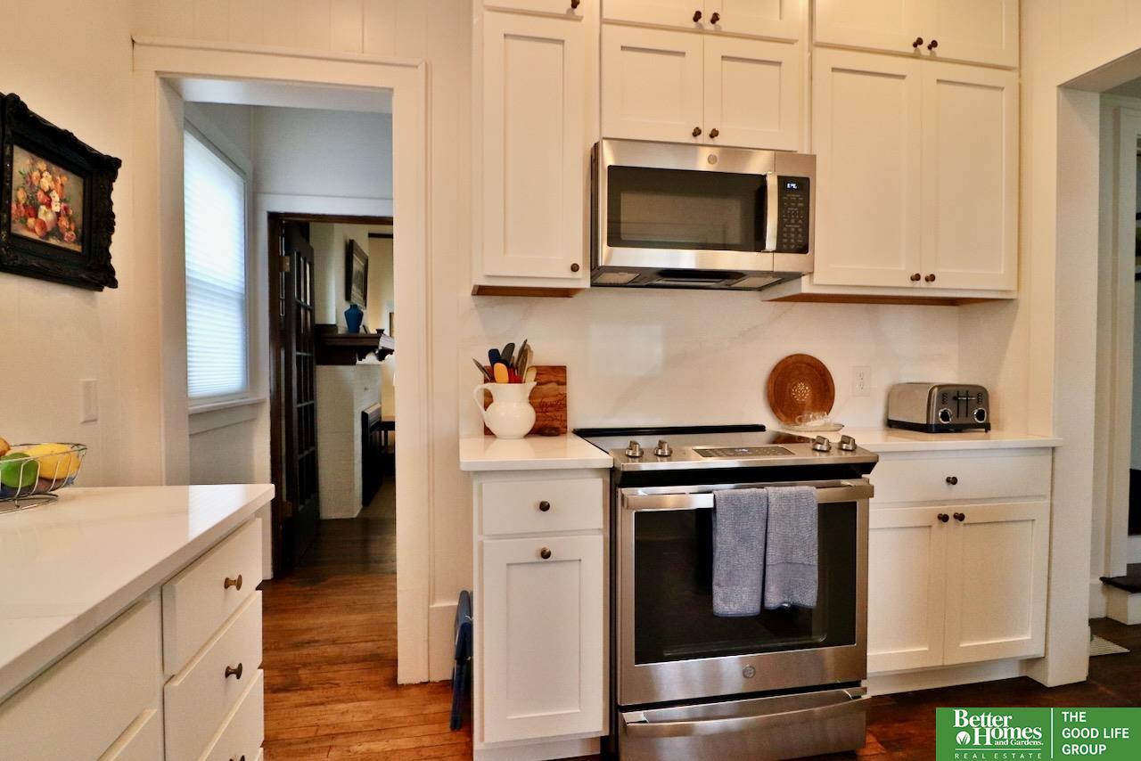 118 S 49th Avenue