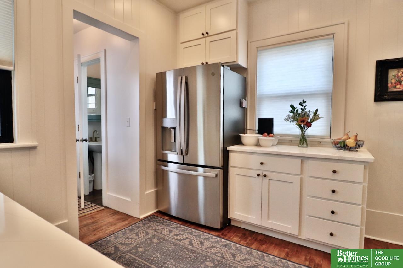 118 S 49th Avenue