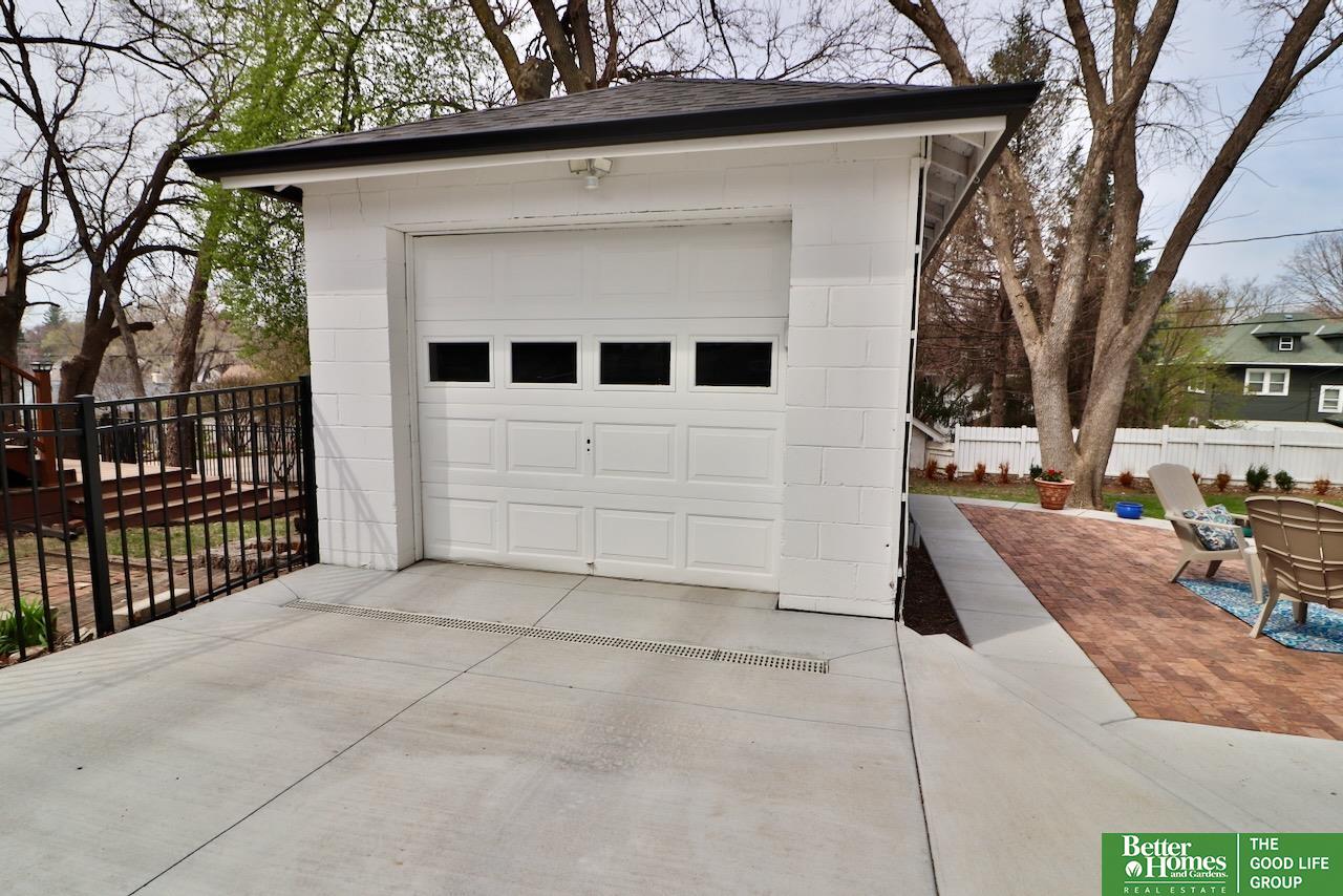 118 S 49th Avenue