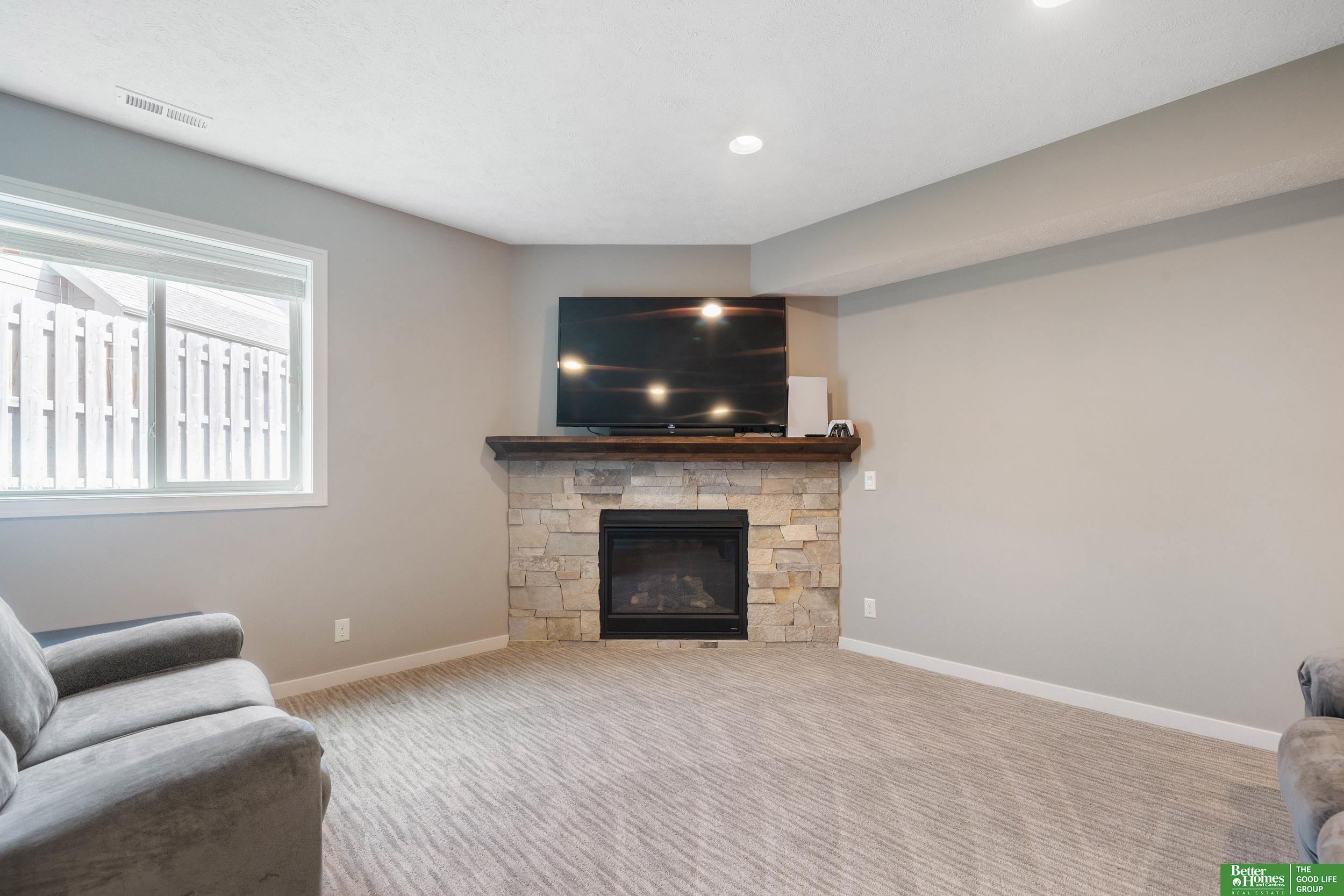 960 Elm Circle