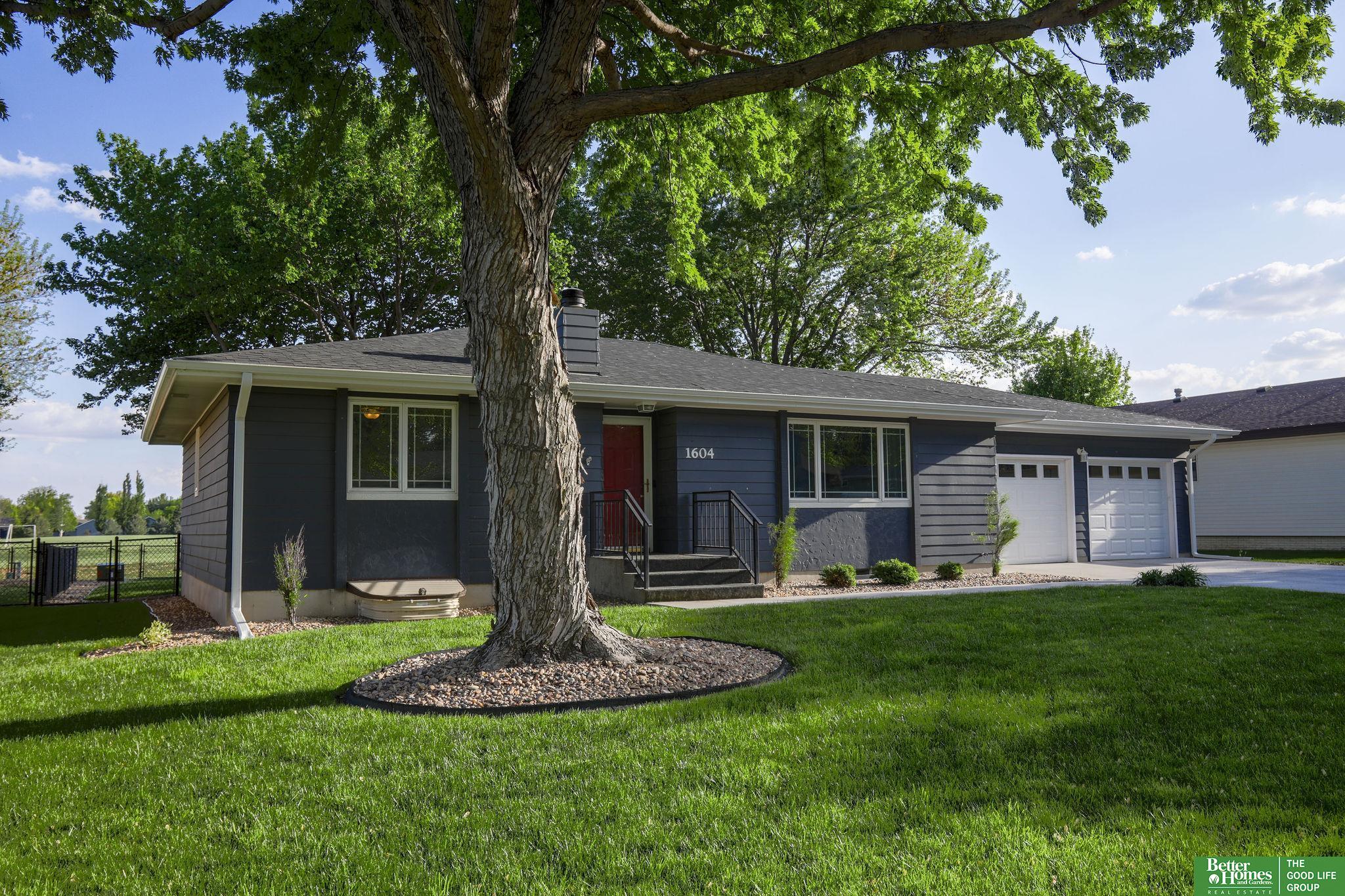 1604 Harre Lane