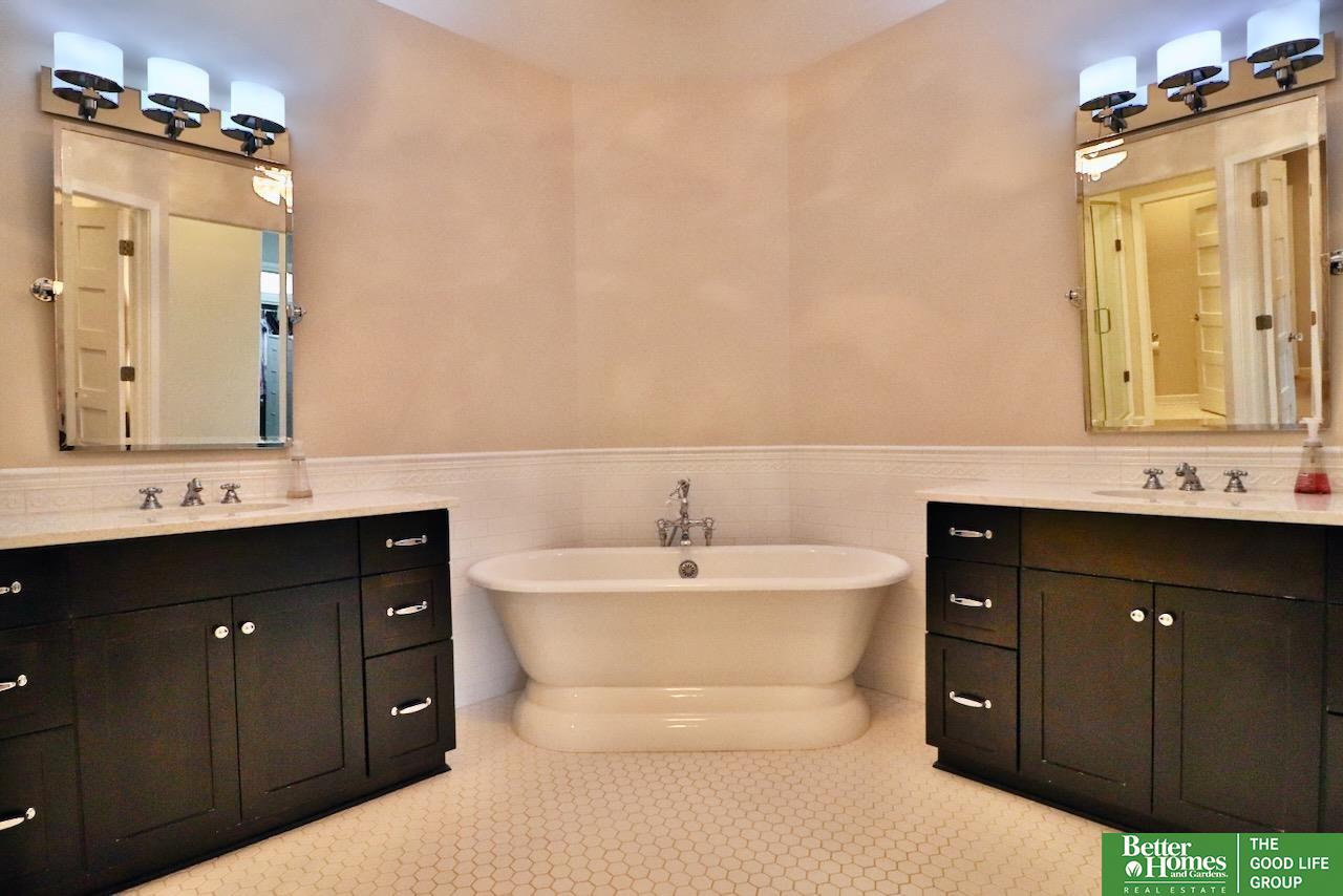 3715 S 170th Court