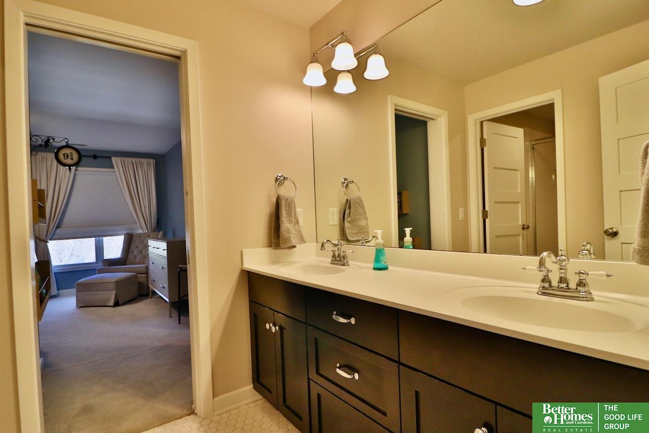 3715 S 170th Court
