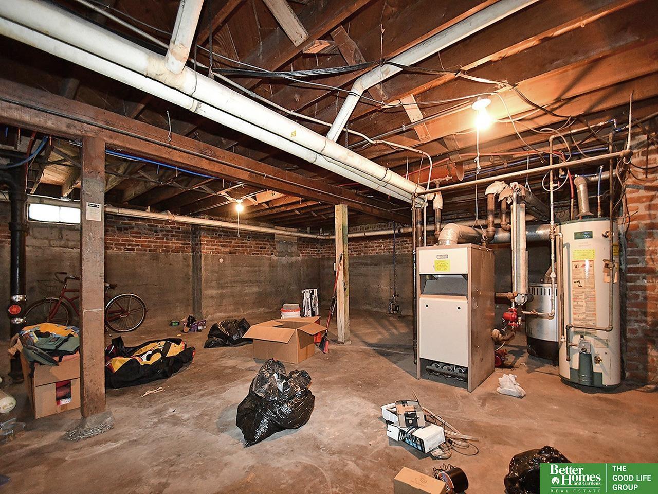 2568 Mary Street