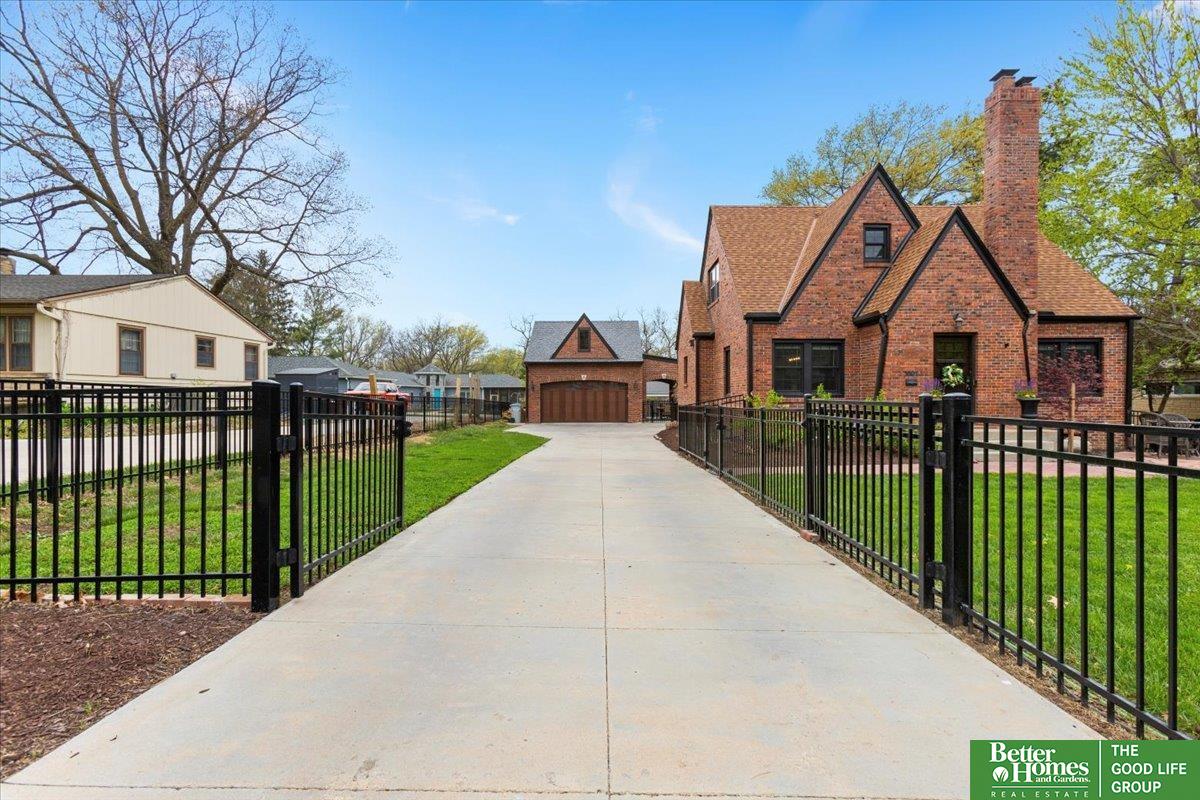 3801 S 40th Street