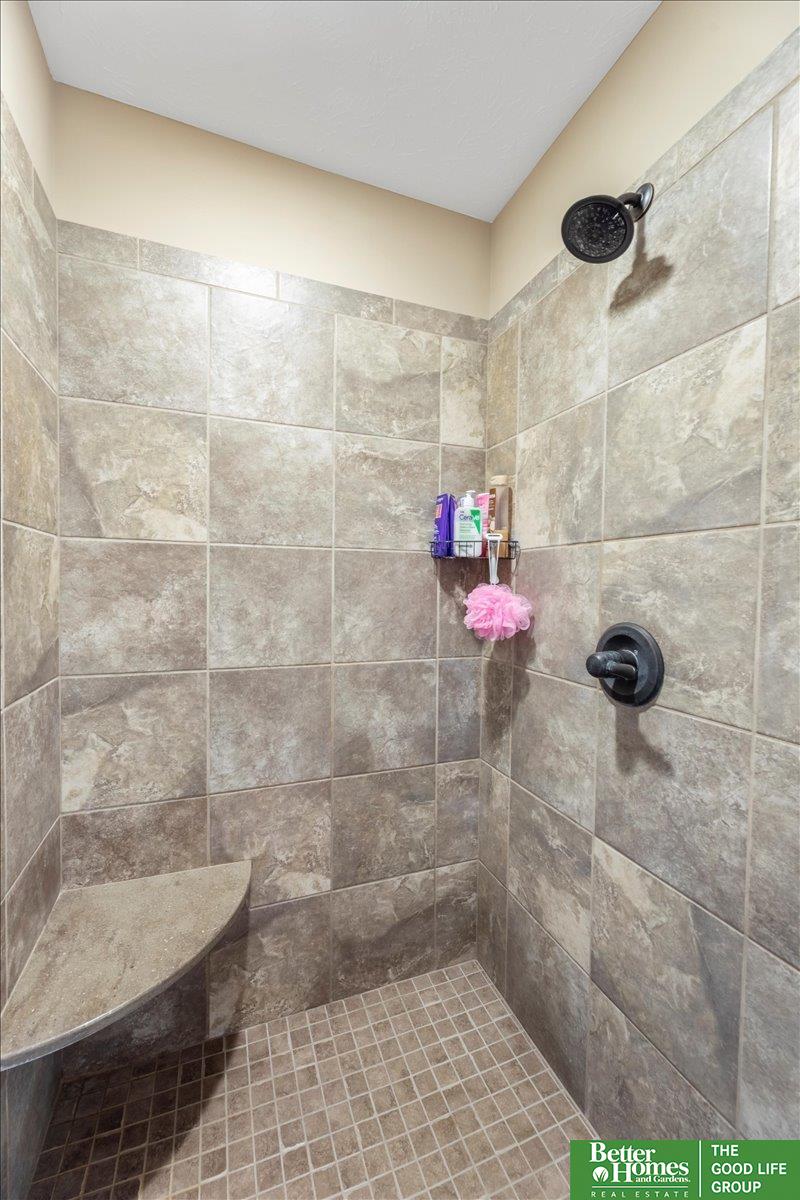 4602 Brook Circle