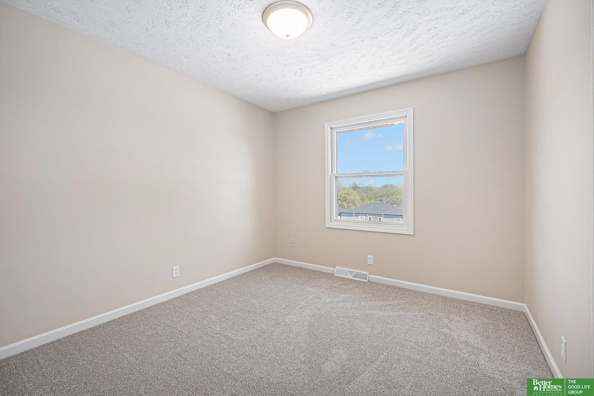 2406 S 48 Avenue