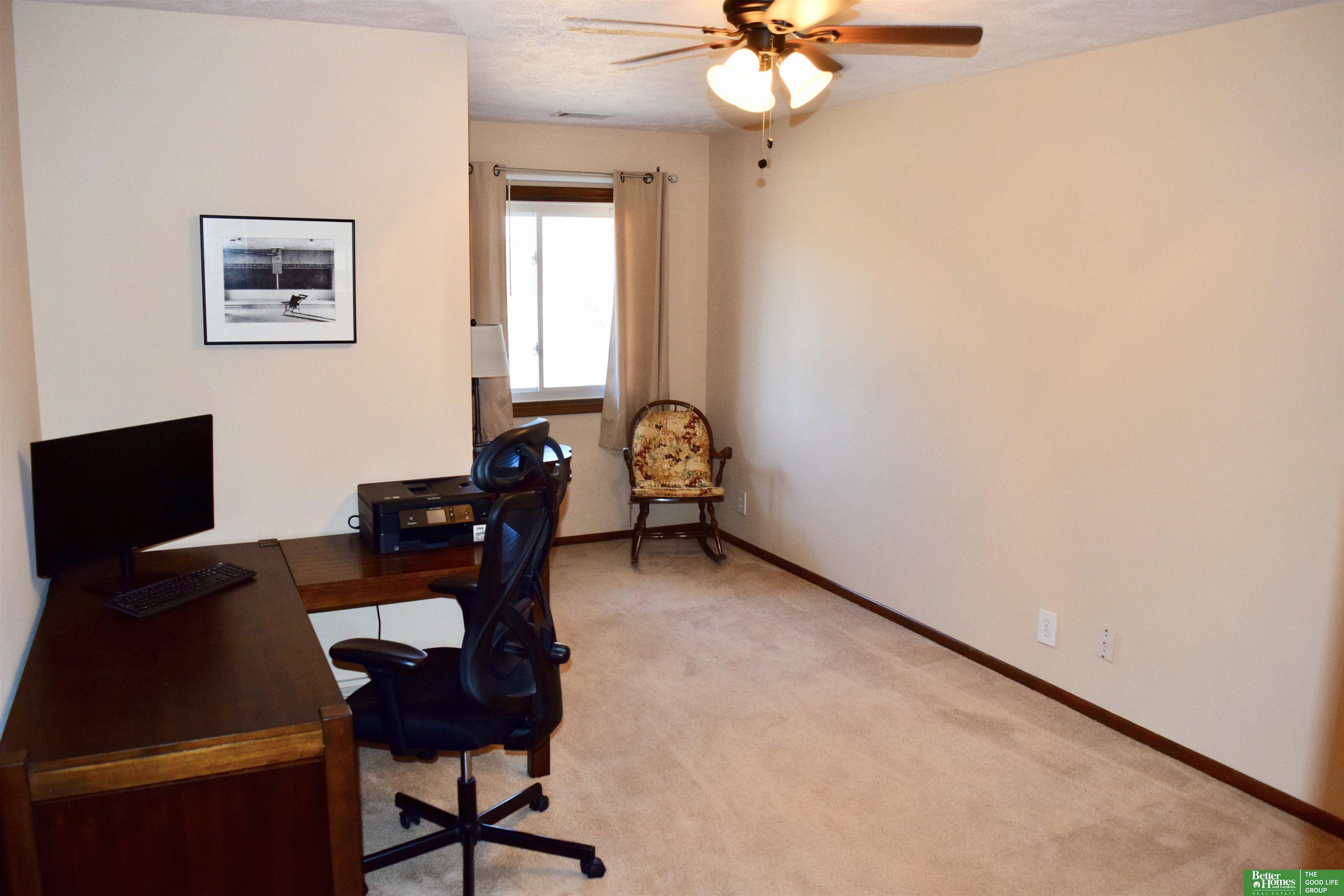 6013 Oakcrest Plaza # 33