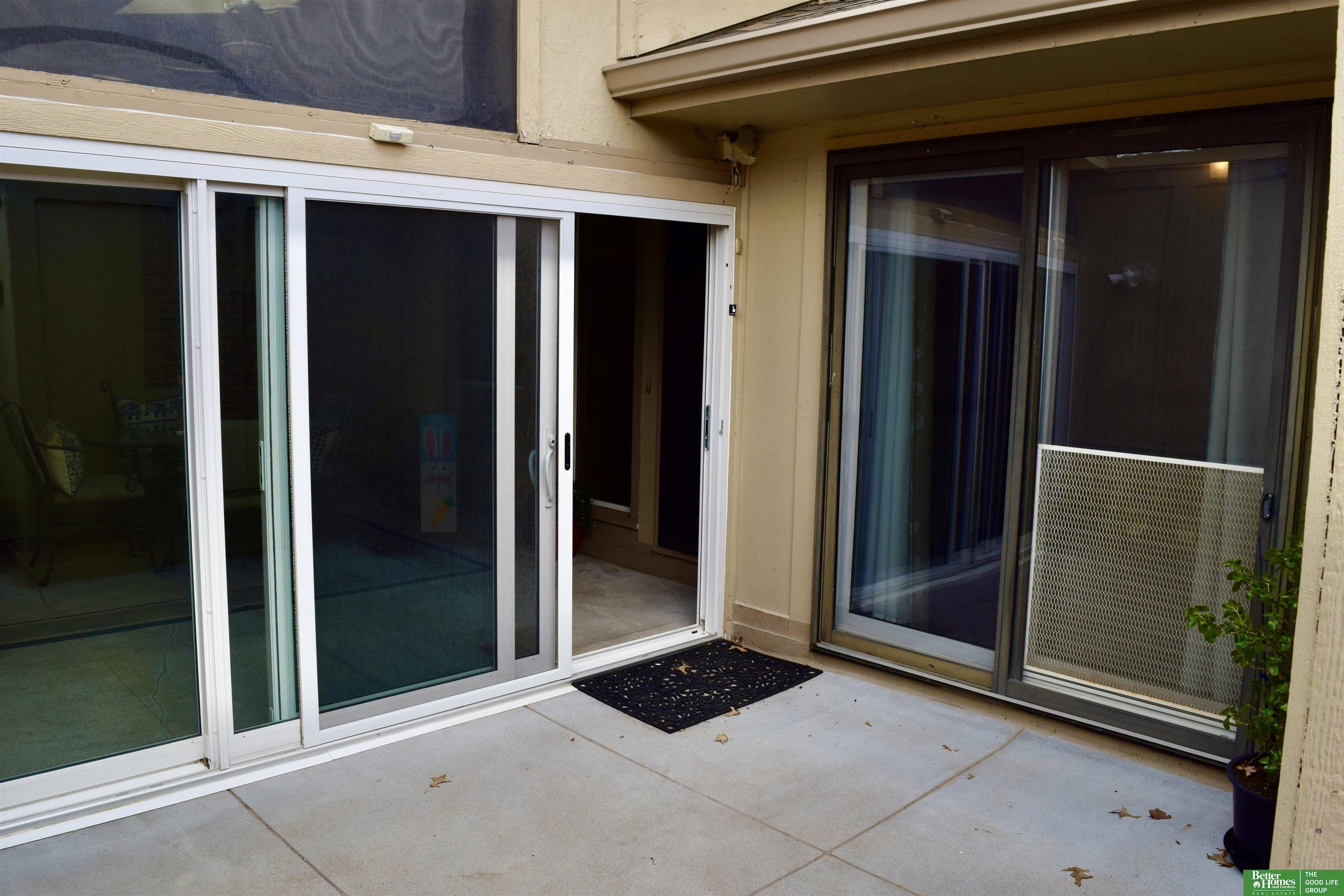 6013 Oakcrest Plaza # 33