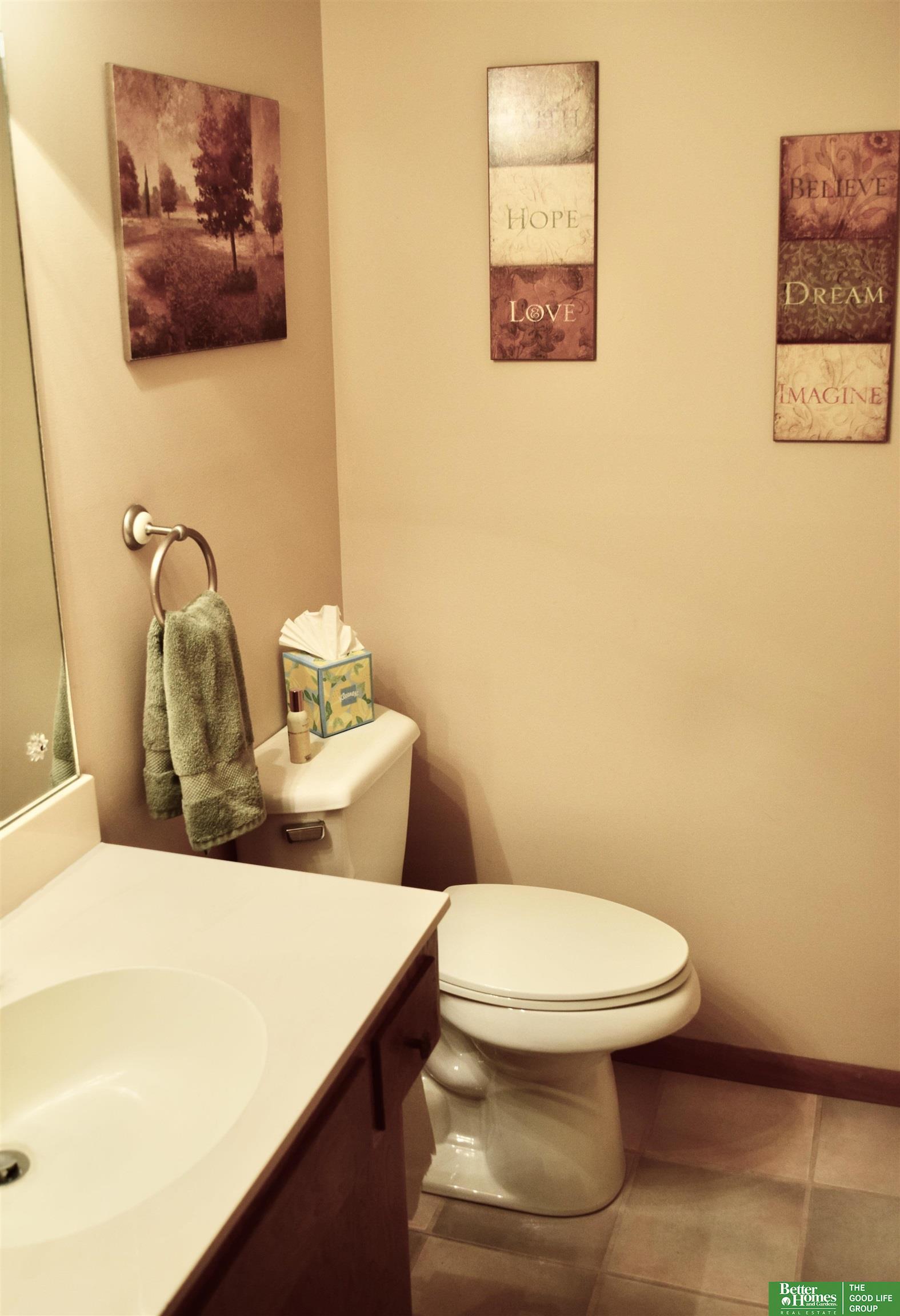 6013 Oakcrest Plaza # 33