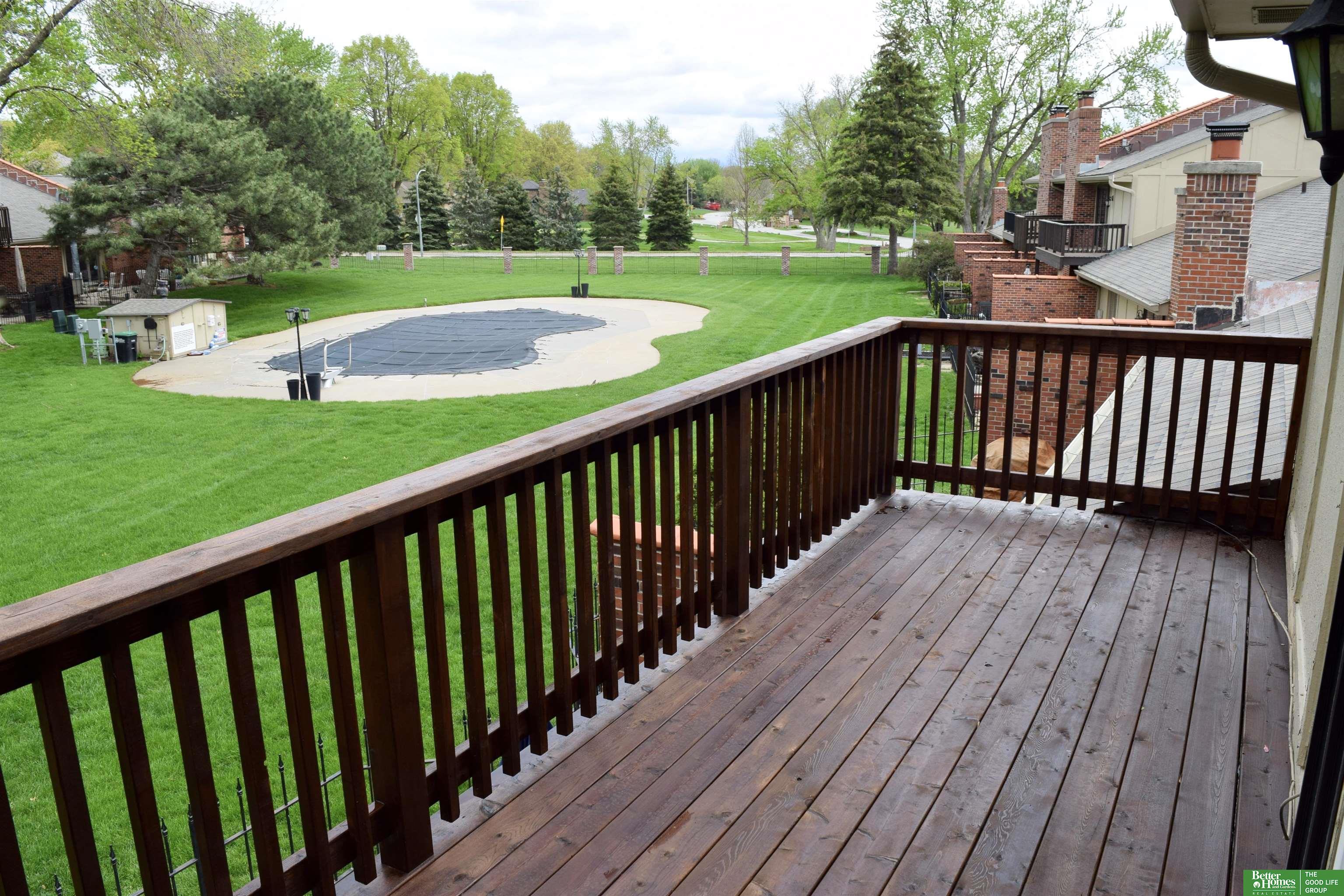 6013 Oakcrest Plaza # 33