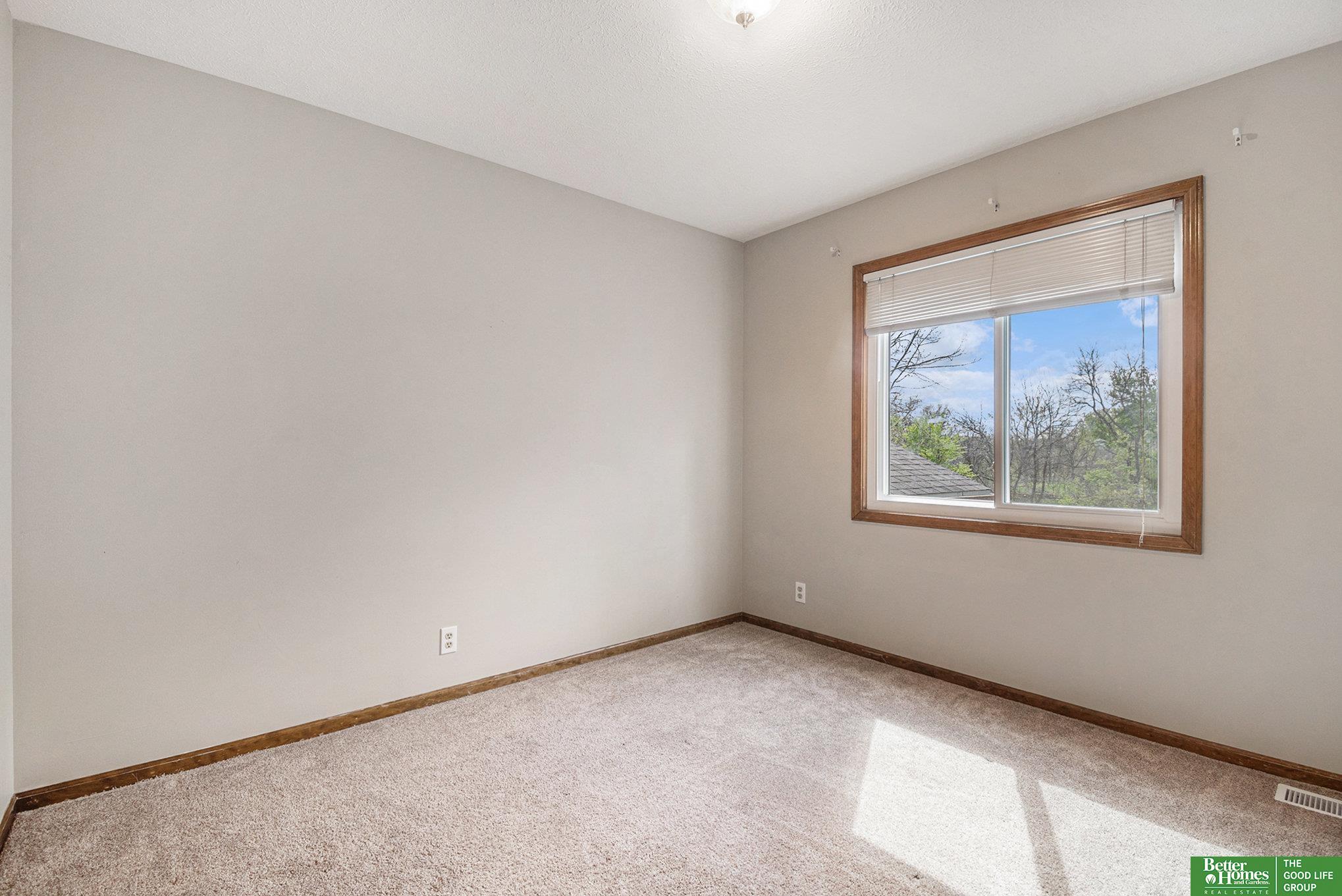 8606 N 83rd Avenue