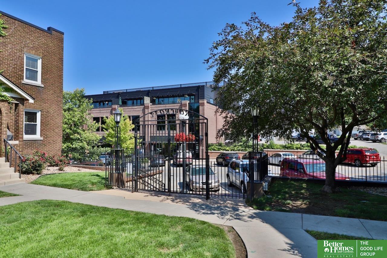 5017 Underwood Avenue # 9