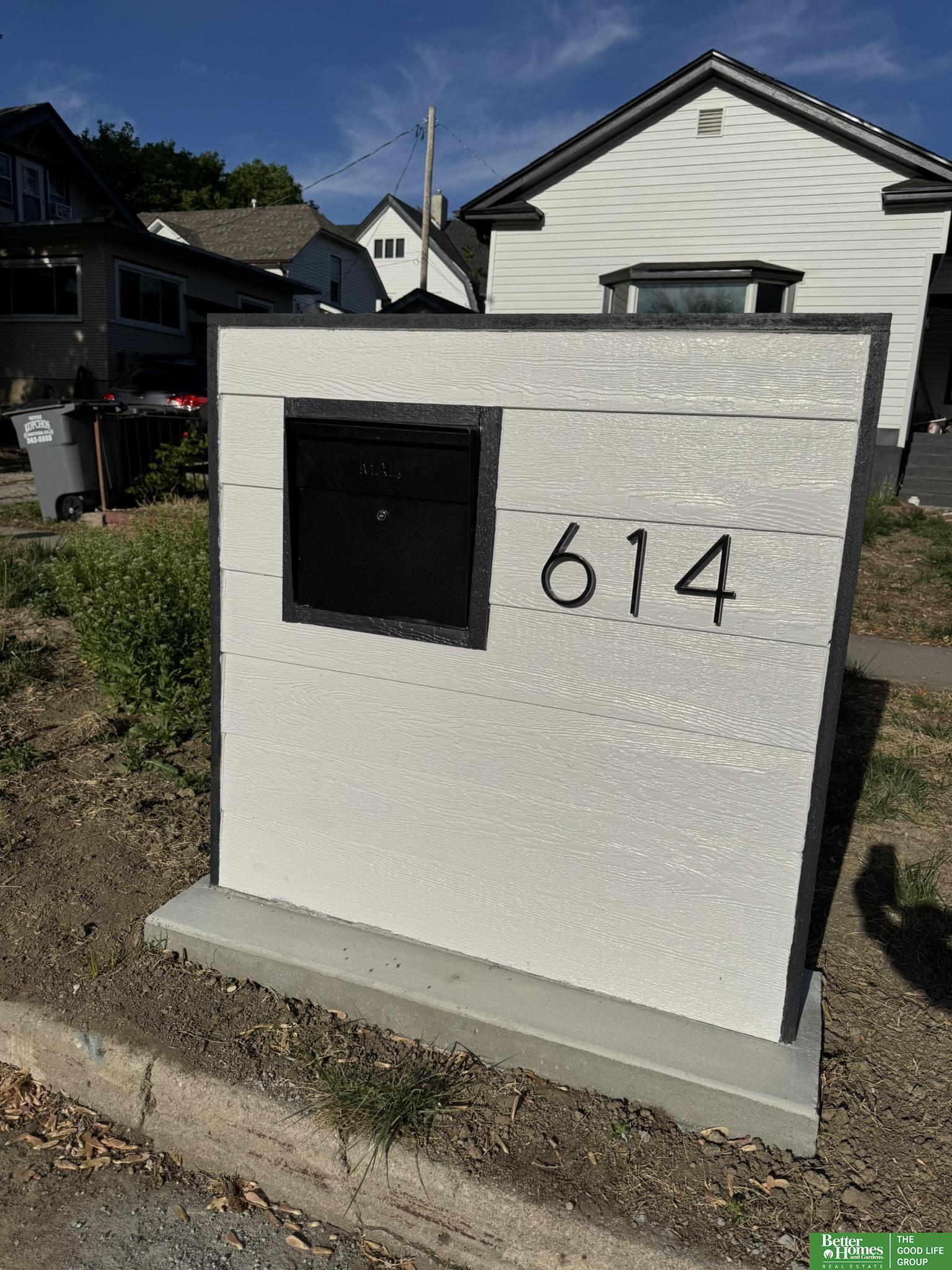 614 N East Avenue