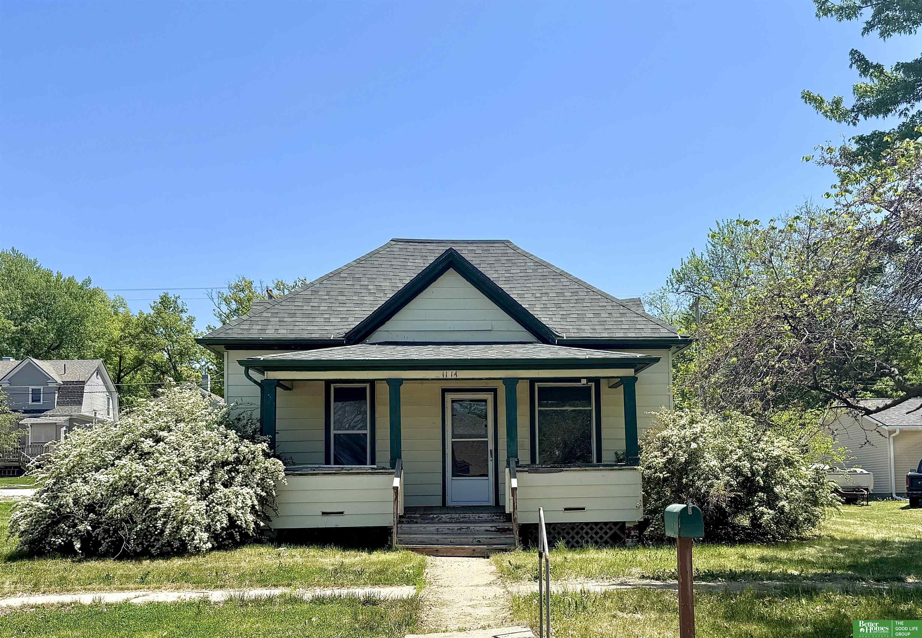1114 N Burlington Avenue