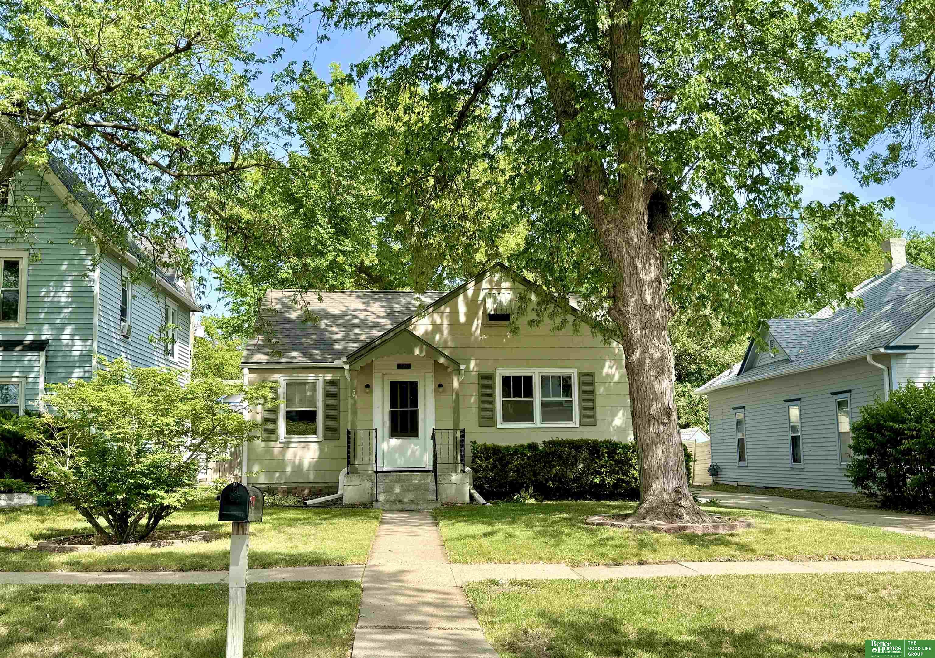 320 N College Avenue