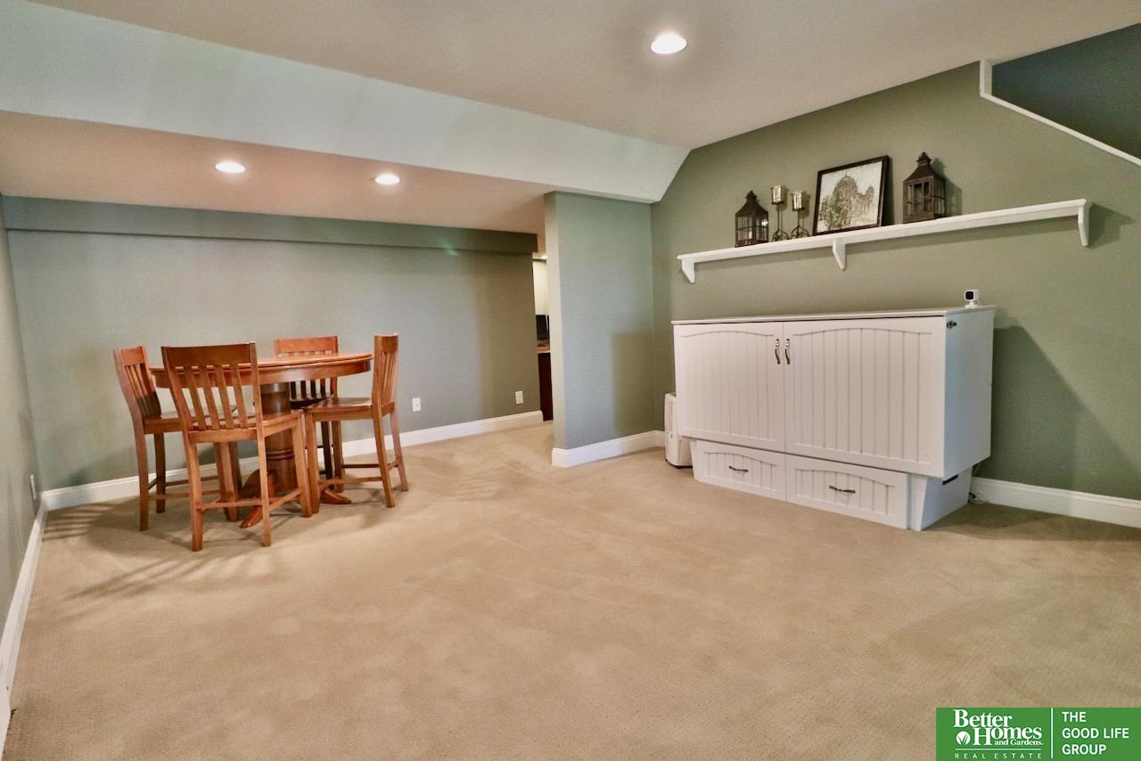 2025 N 101 Circle