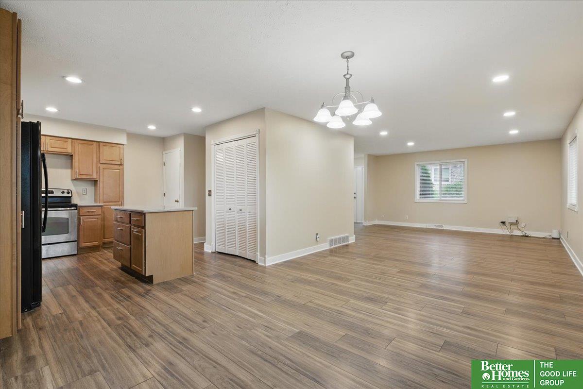 5143 S 126 Plaza # 22