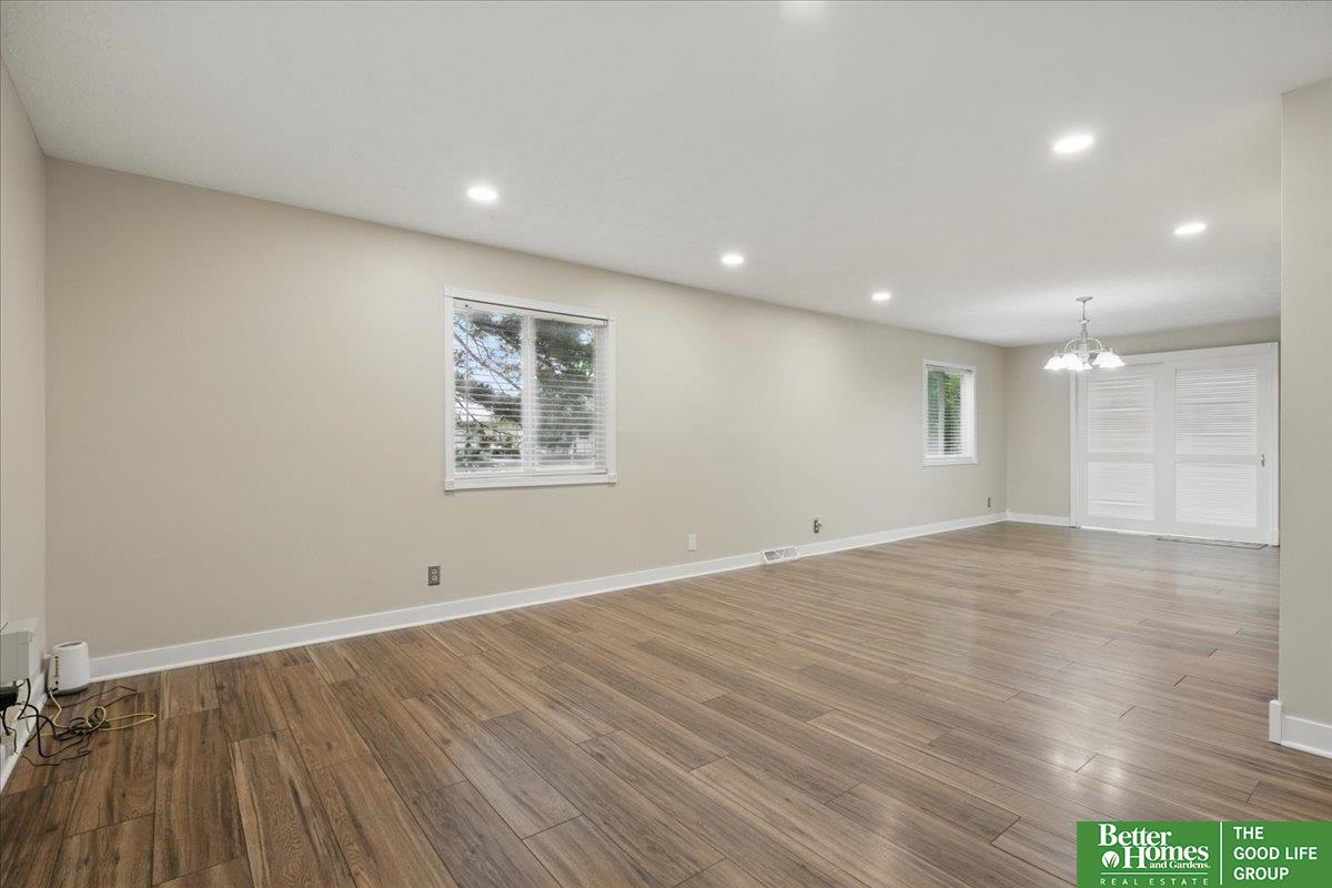 5143 S 126 Plaza # 22