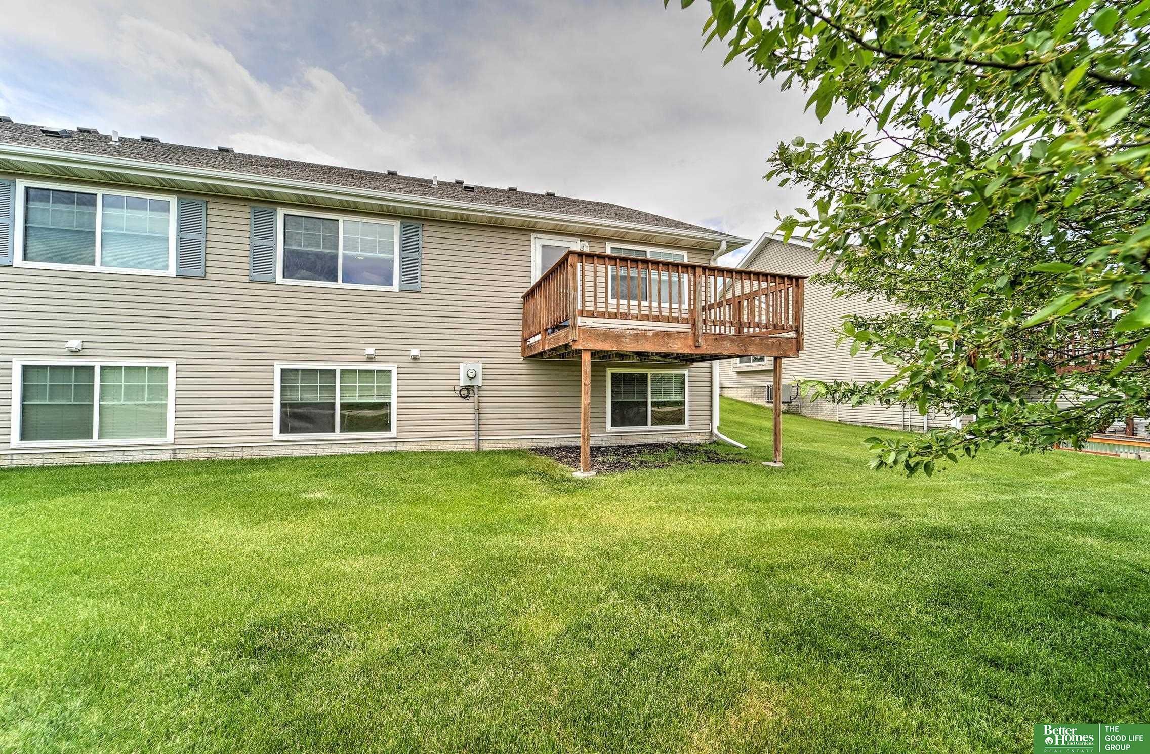 6200 Maple View Drive