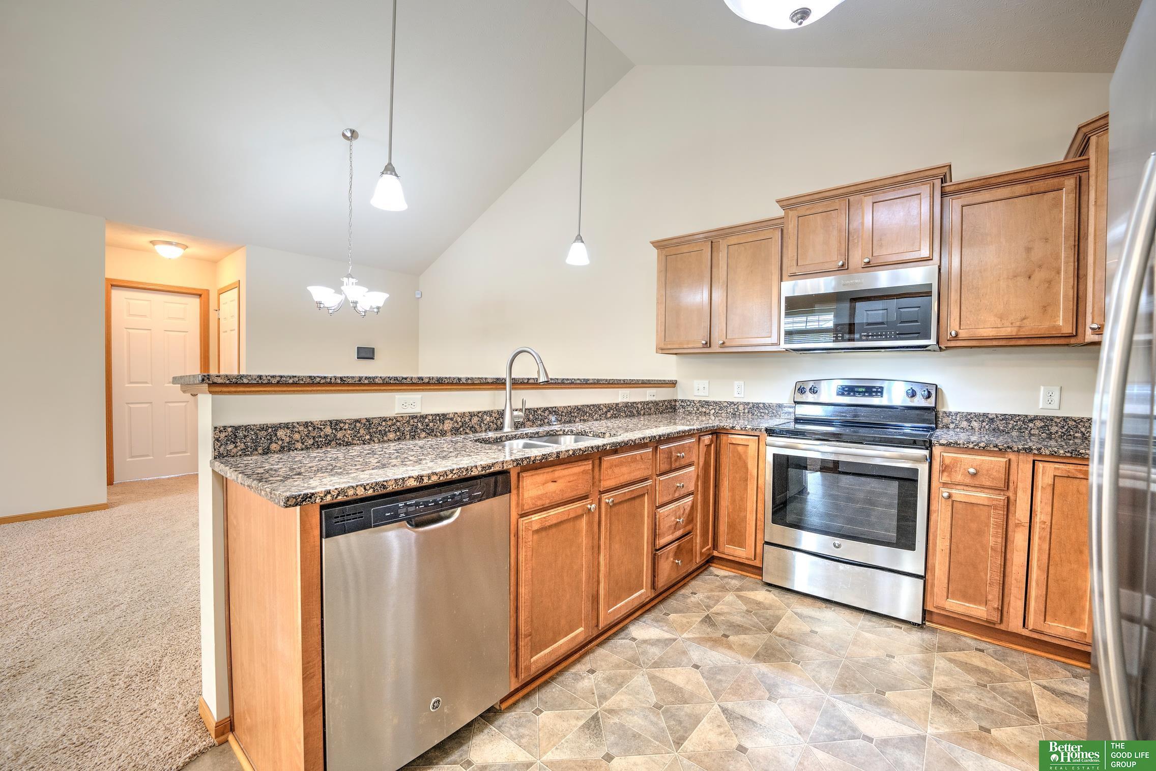 6200 Maple View Drive