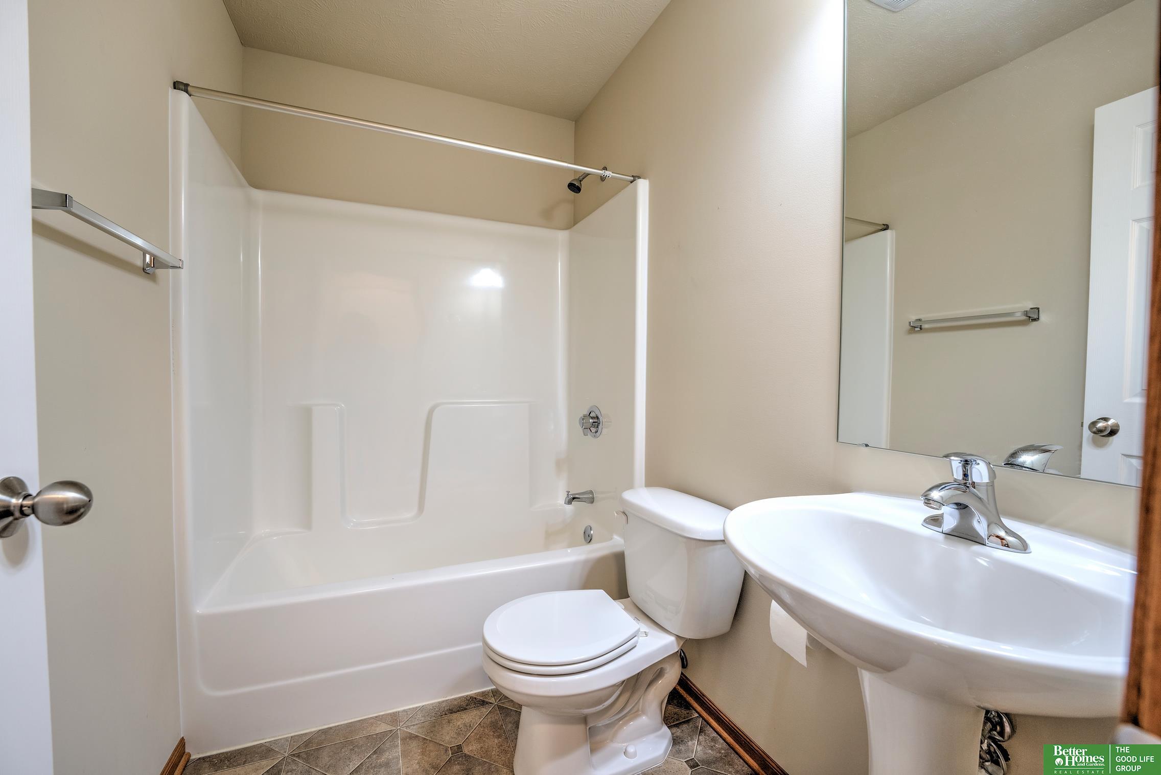 6200 Maple View Drive